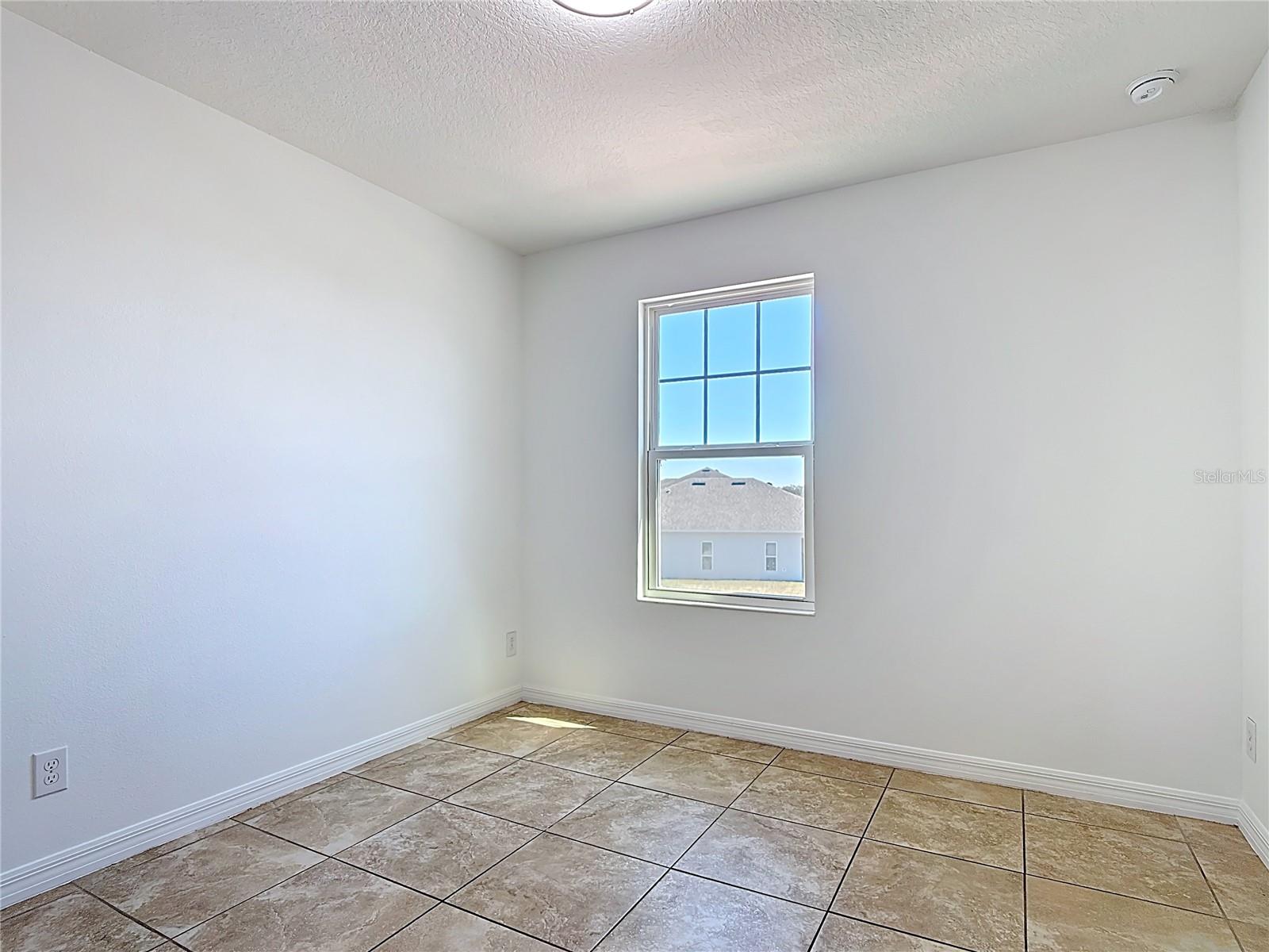 Image 16 of 43 For 652 Samuel Place