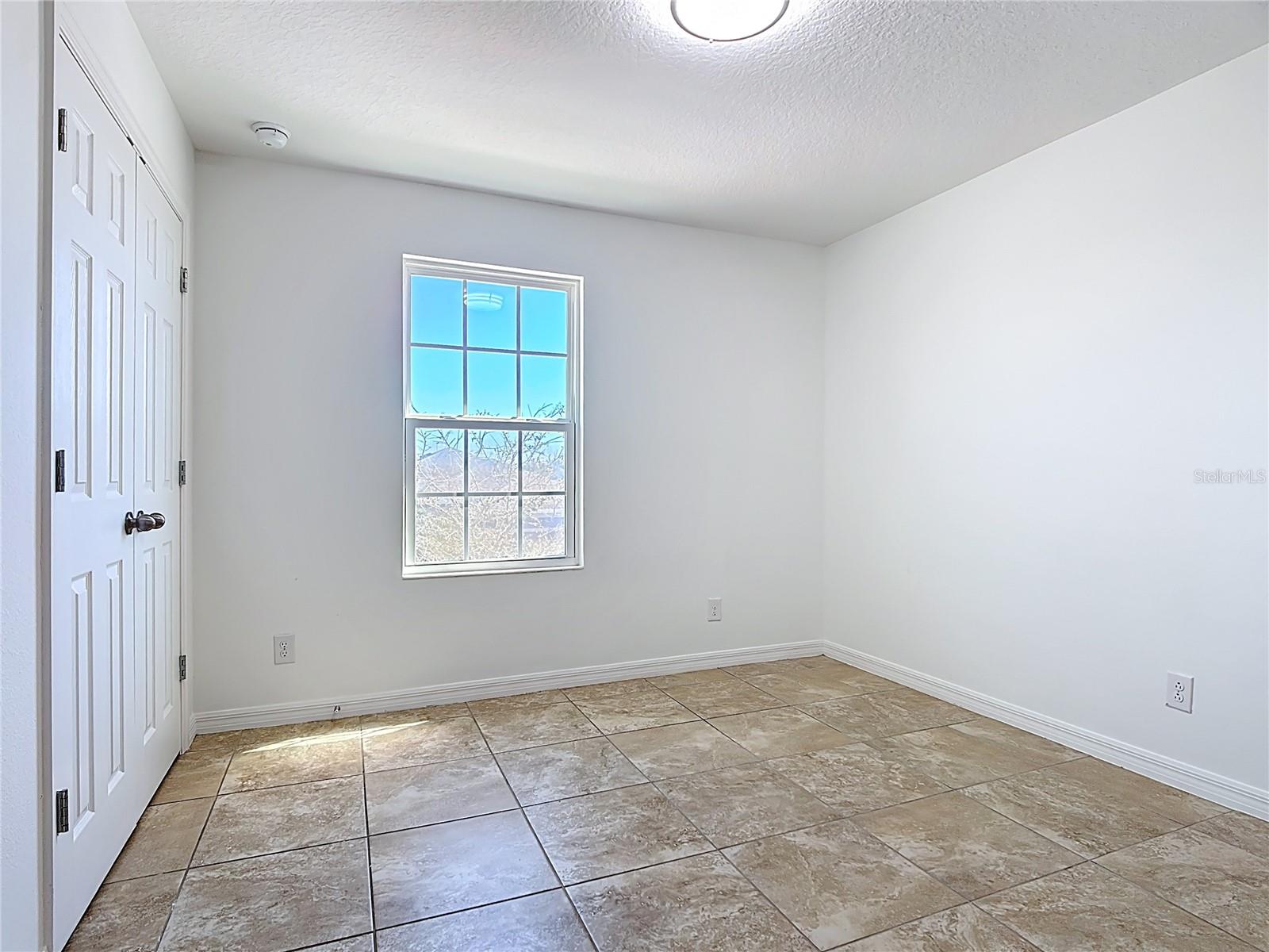 Image 18 of 43 For 652 Samuel Place