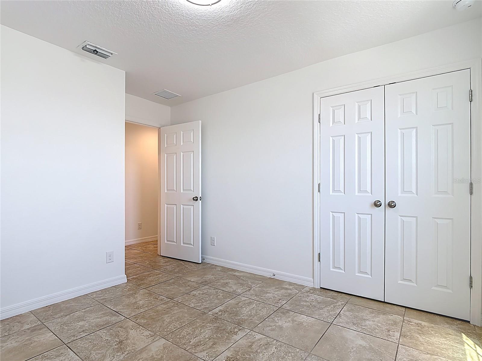 Image 19 of 43 For 652 Samuel Place