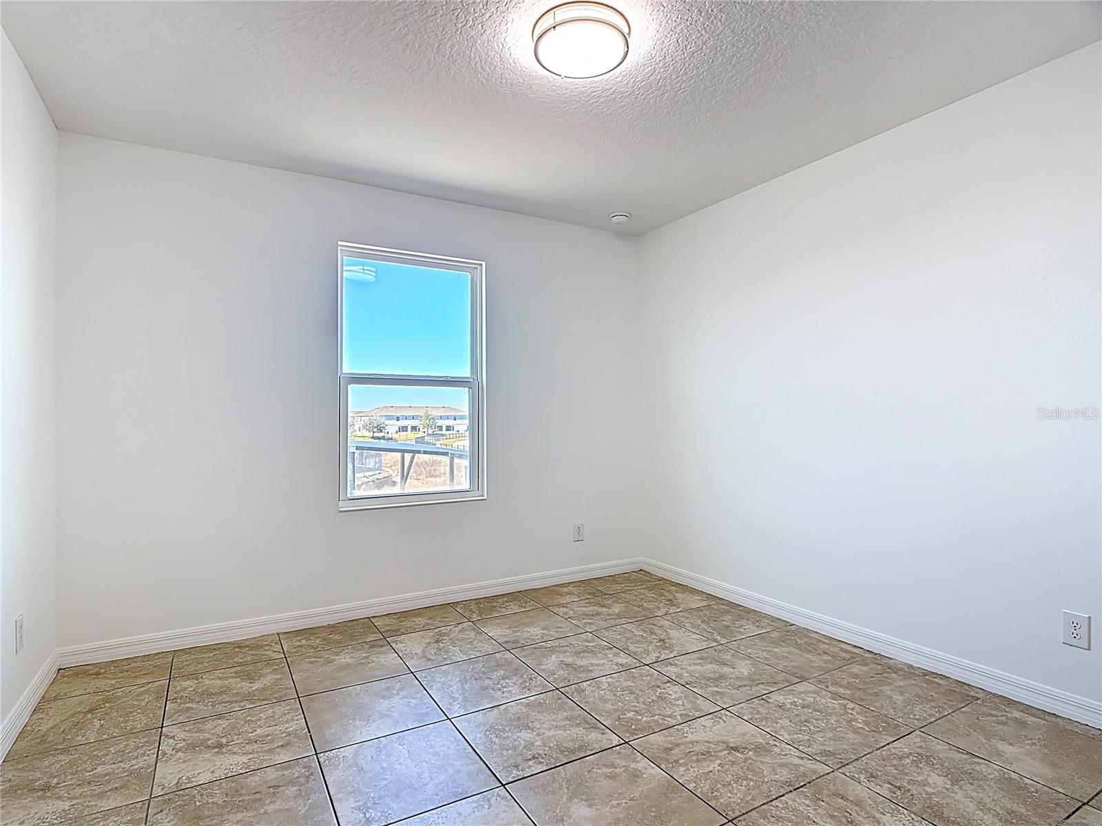 Image 20 of 43 For 652 Samuel Place