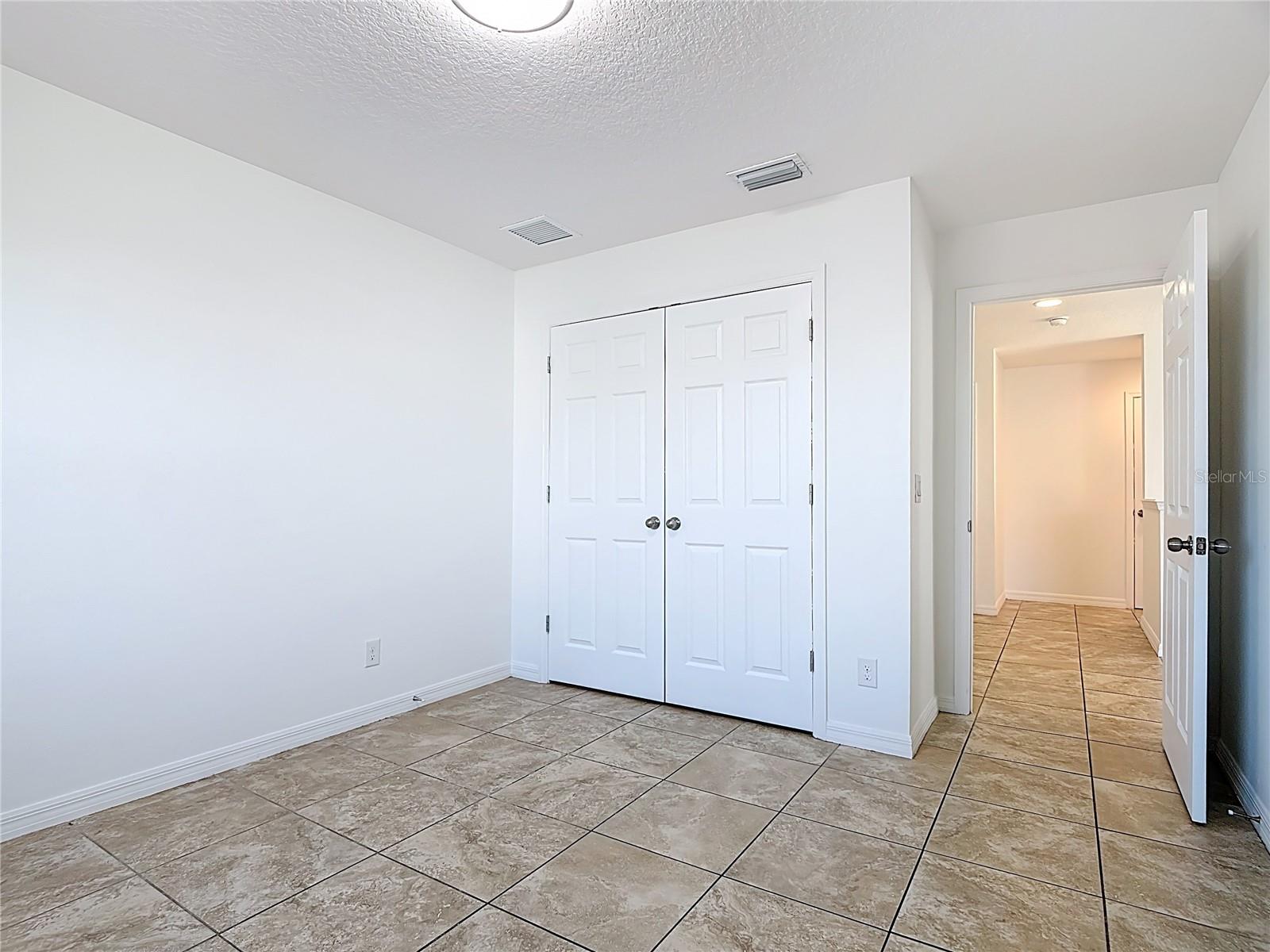 Image 21 of 43 For 652 Samuel Place