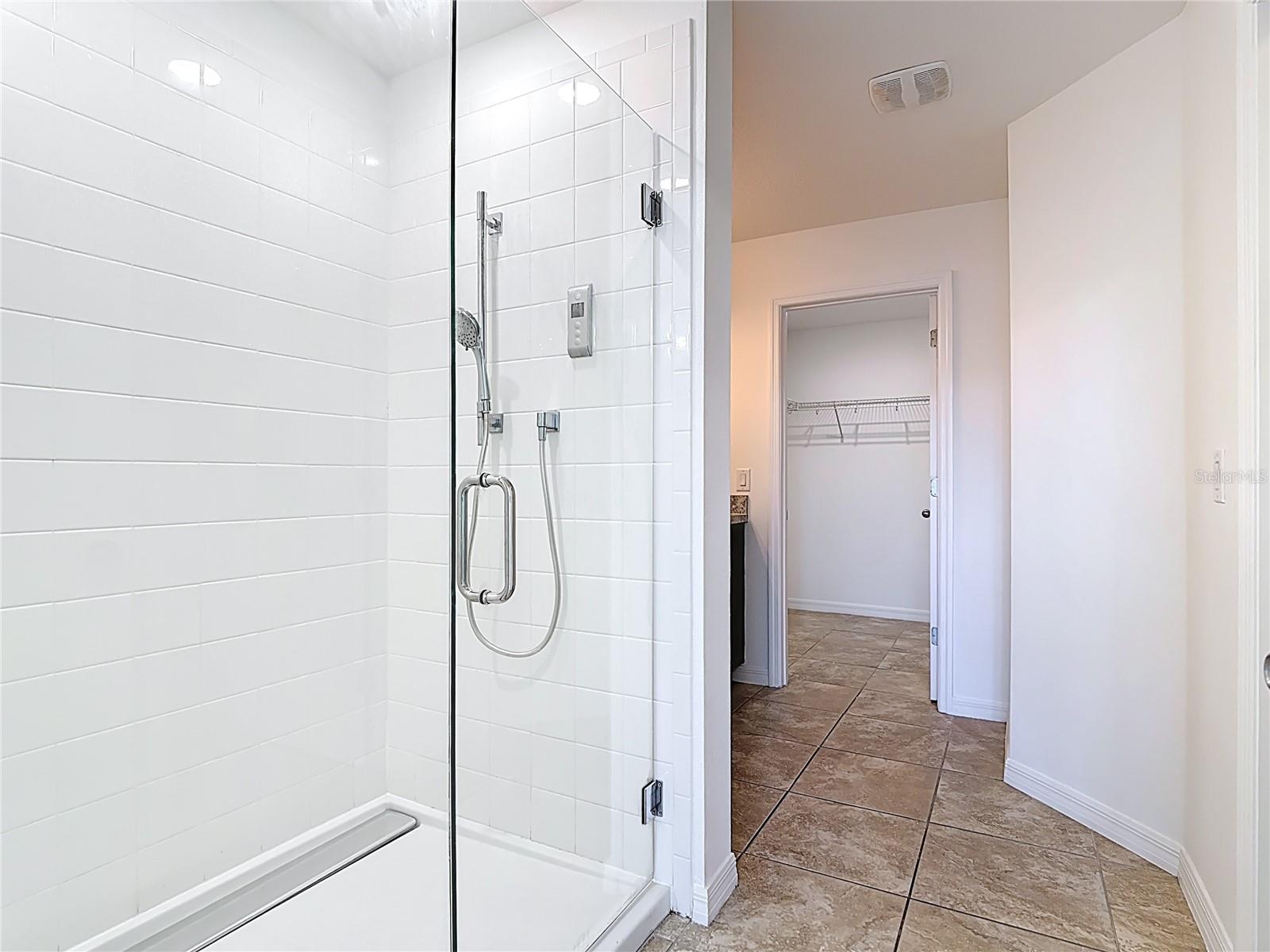 Image 26 of 43 For 652 Samuel Place