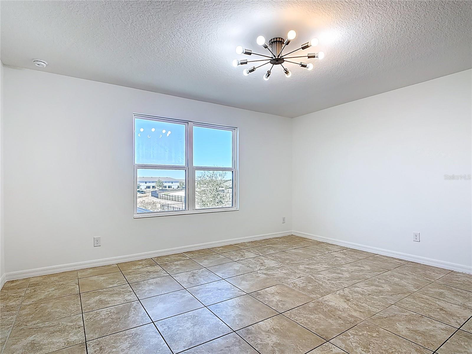 Image 29 of 43 For 652 Samuel Place