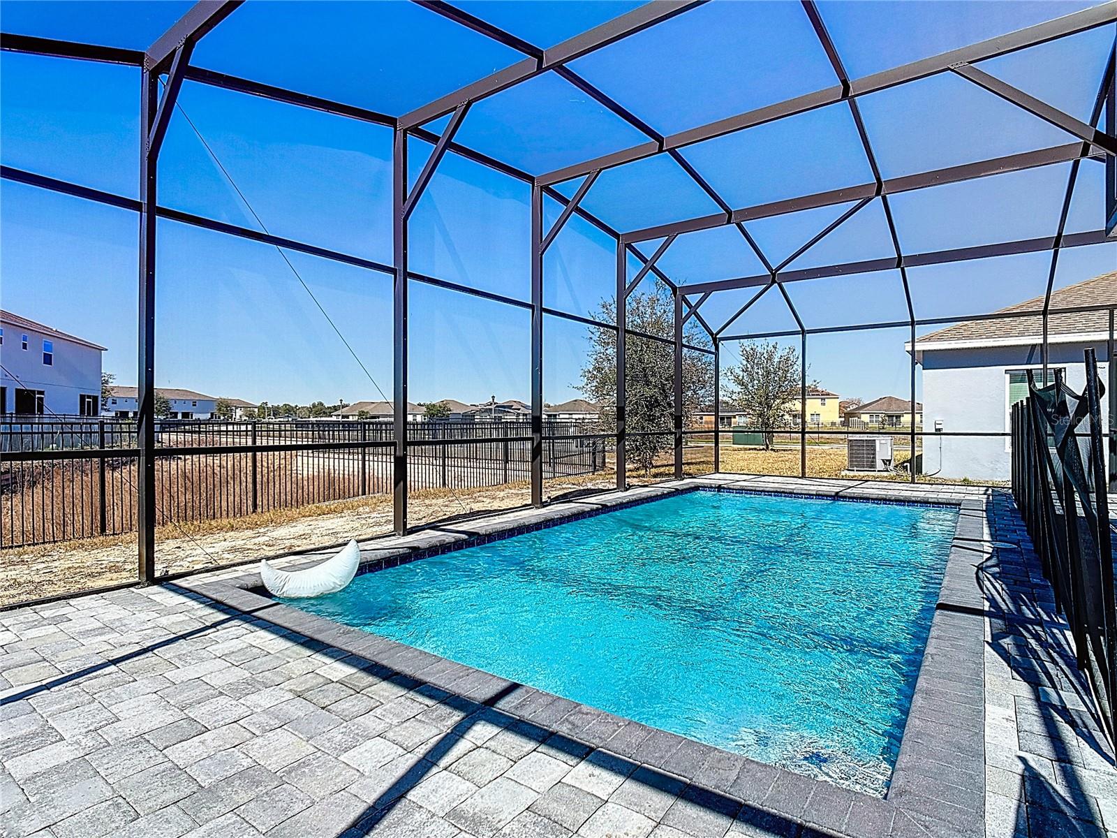 Image 3 of 43 For 652 Samuel Place