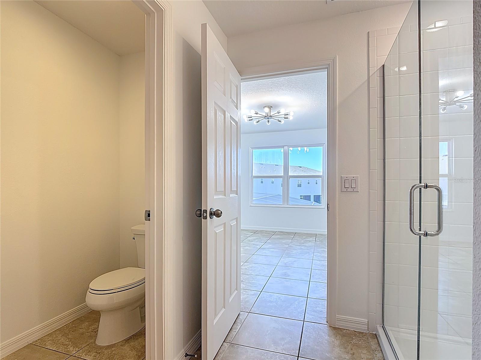 Image 34 of 43 For 652 Samuel Place