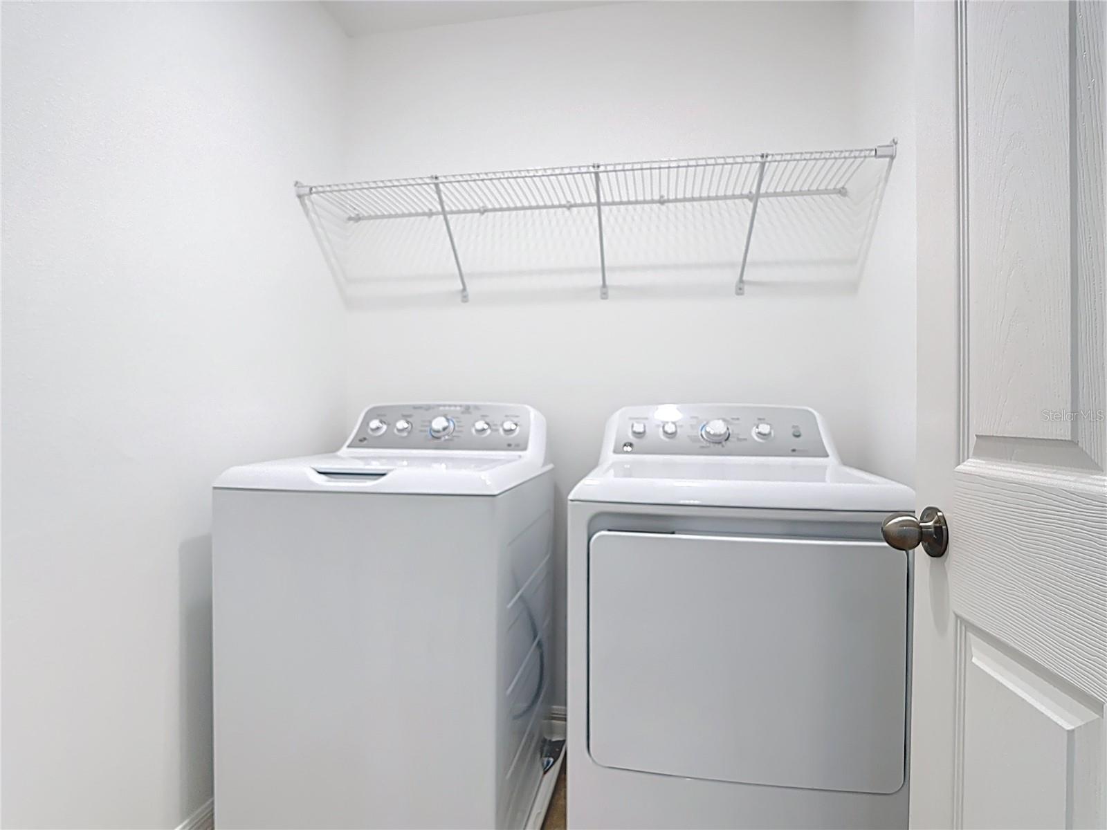 Image 38 of 43 For 652 Samuel Place