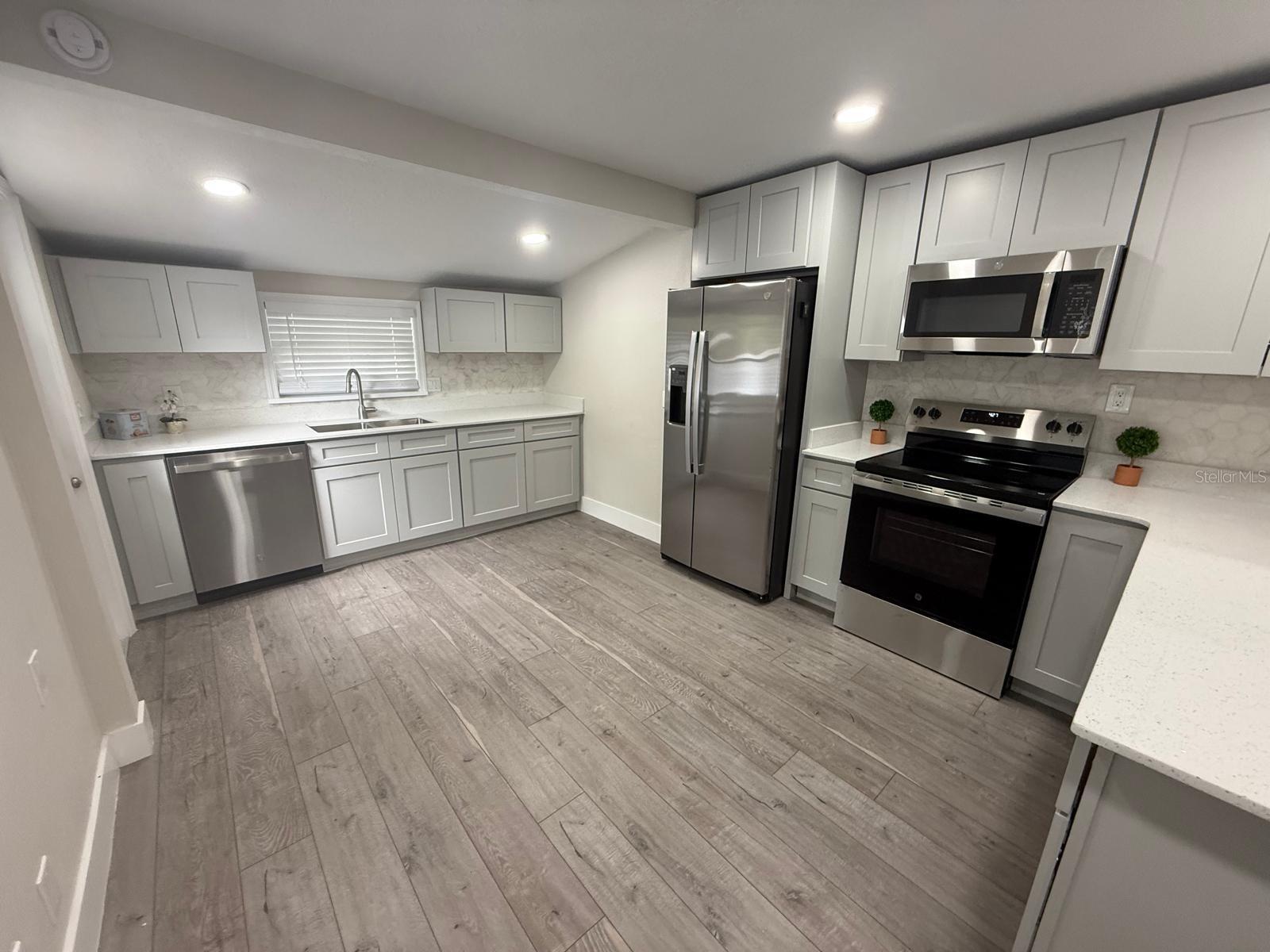 Image 8 of 13 For 721 Magnolia Street