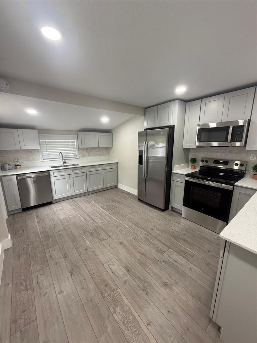 Image 9 of 13 For 721 Magnolia Street