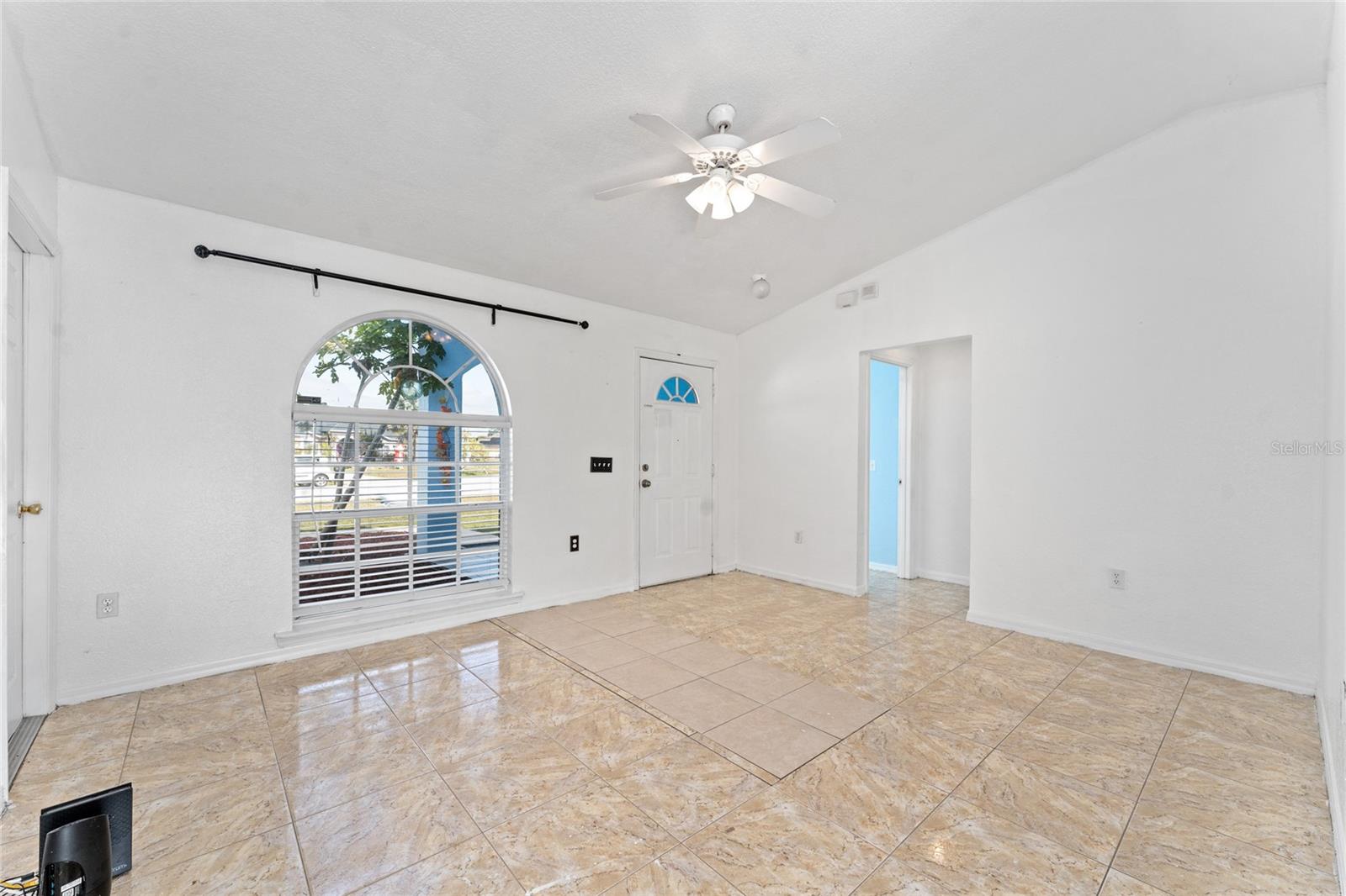 Image 7 of 18 For 320 Clearwater Lane