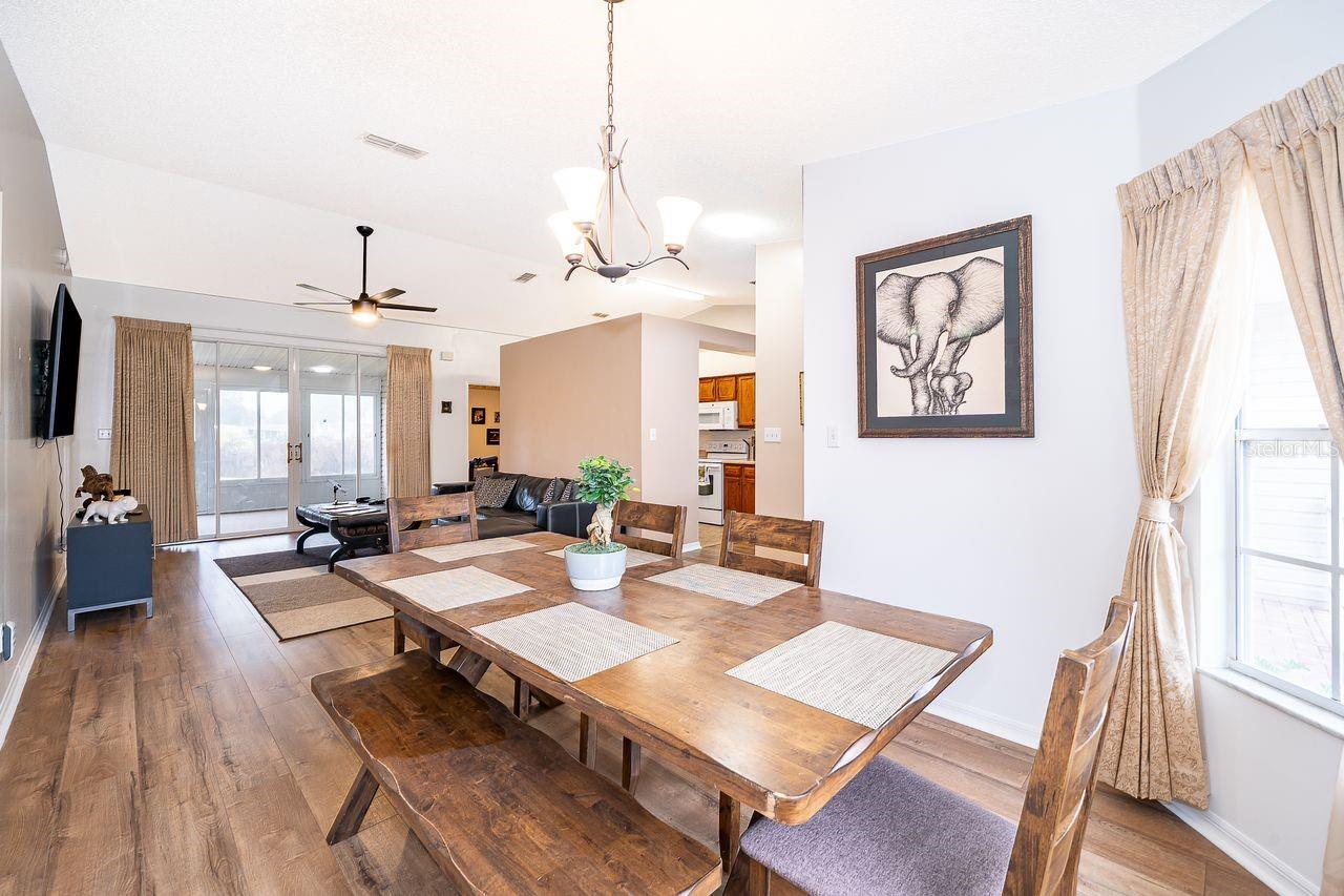 Image 10 of 31 For 25741 Belle Helene