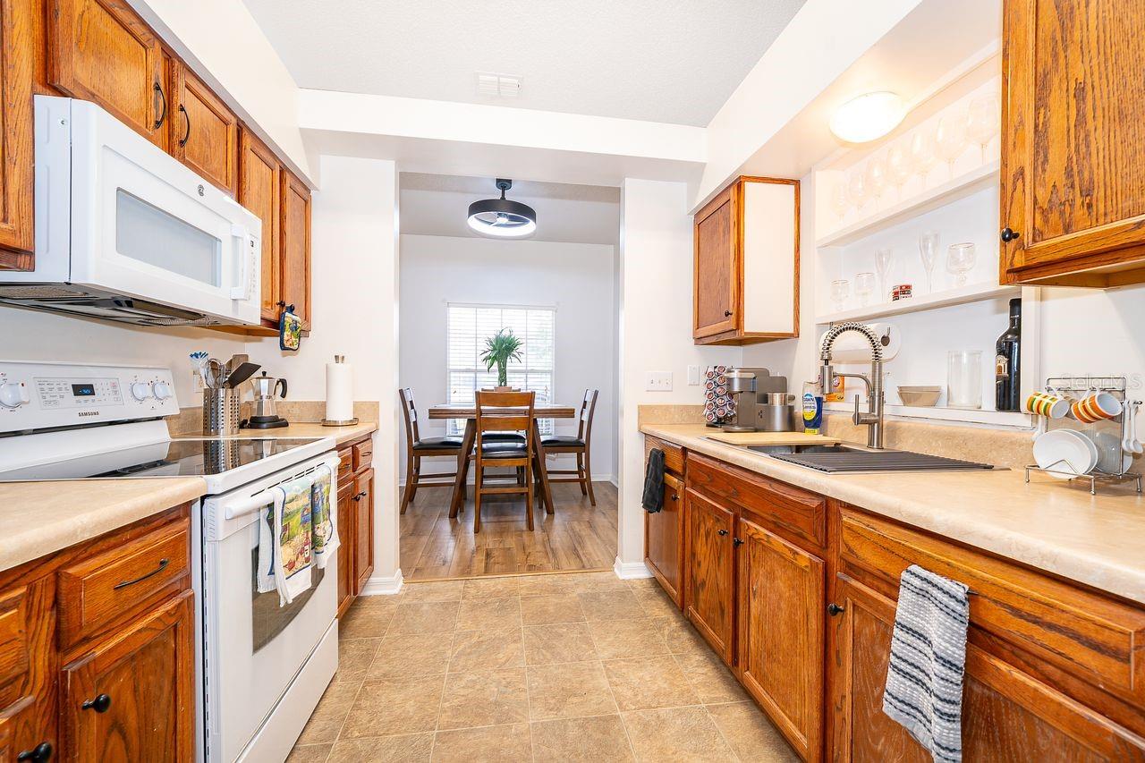 Image 11 of 31 For 25741 Belle Helene