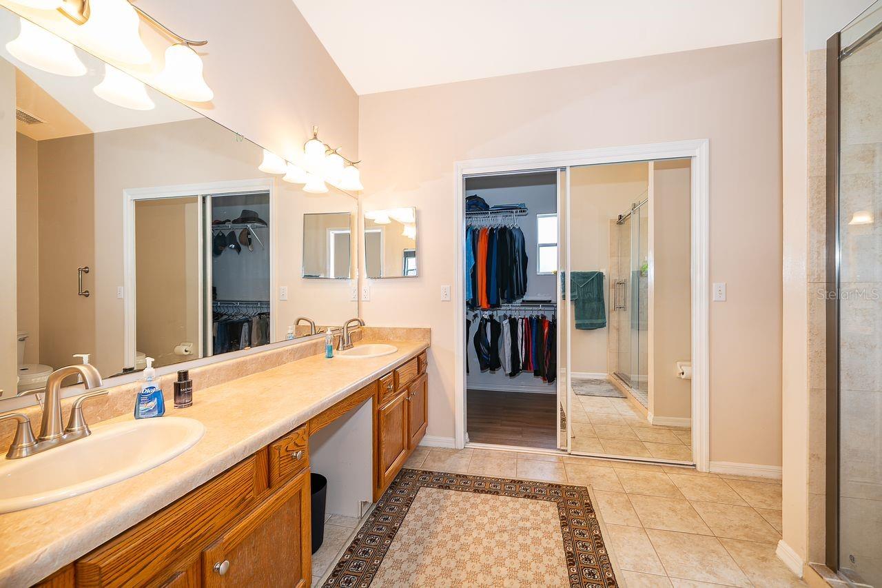 Image 17 of 31 For 25741 Belle Helene