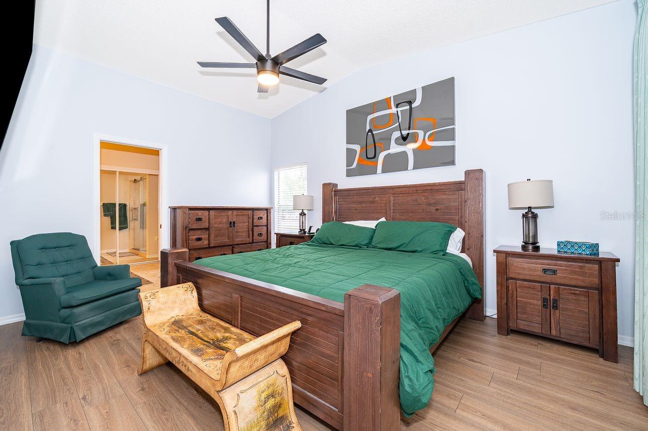 Image 18 of 31 For 25741 Belle Helene