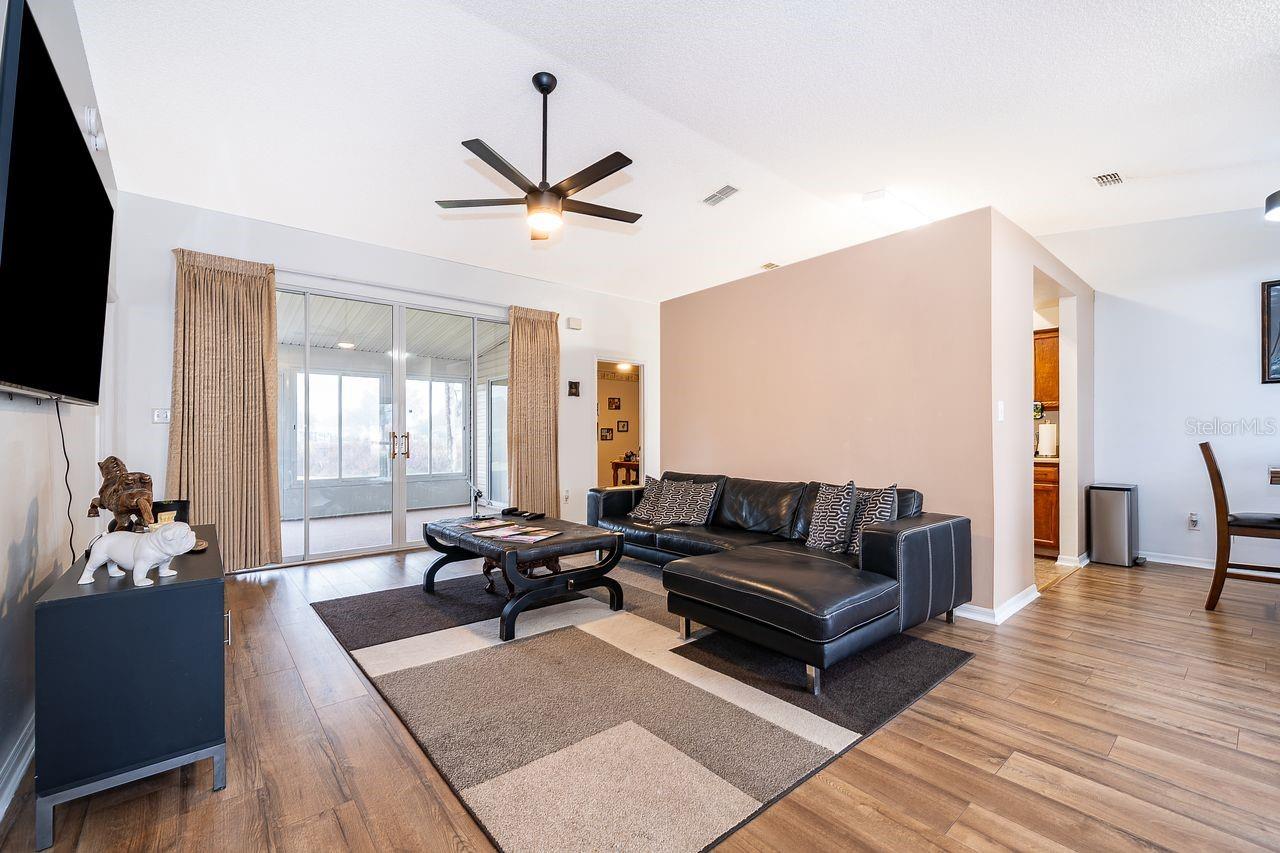 Image 4 of 31 For 25741 Belle Helene