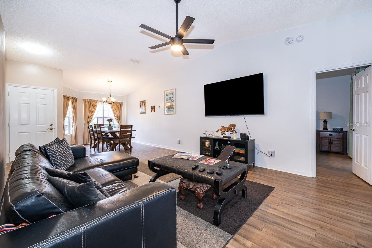 Image 7 of 31 For 25741 Belle Helene