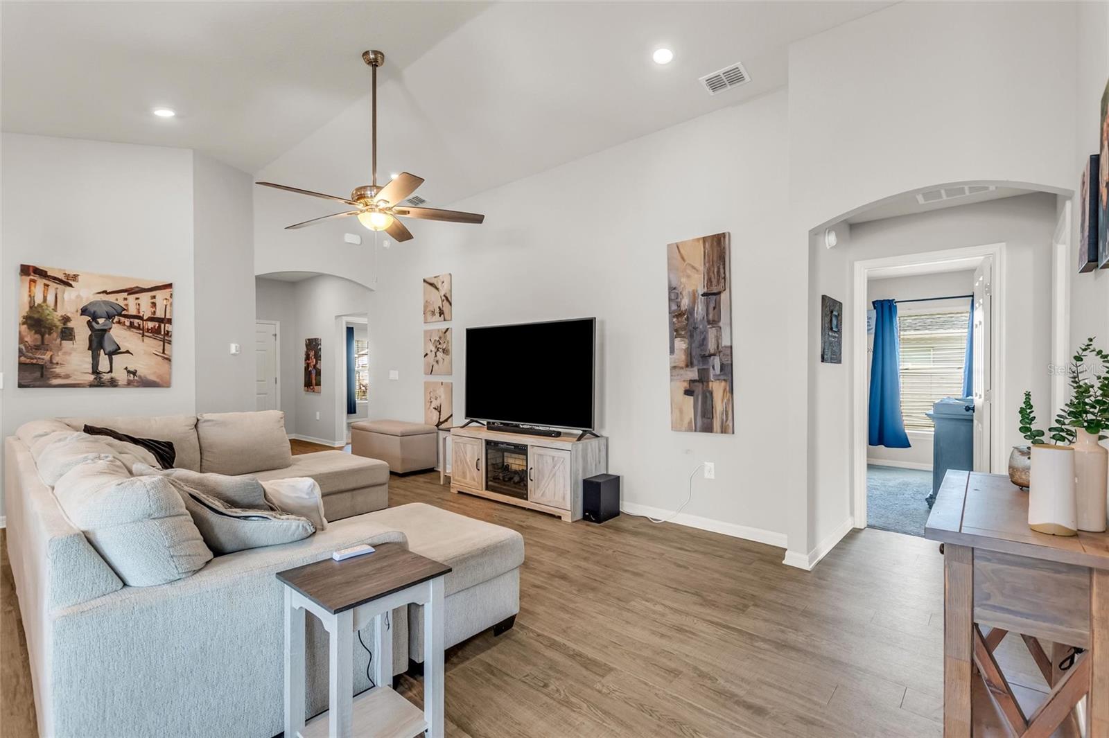 Image 10 of 47 For 909 Inverness Way