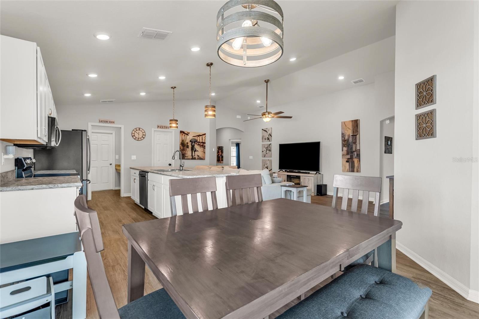 Image 11 of 47 For 909 Inverness Way