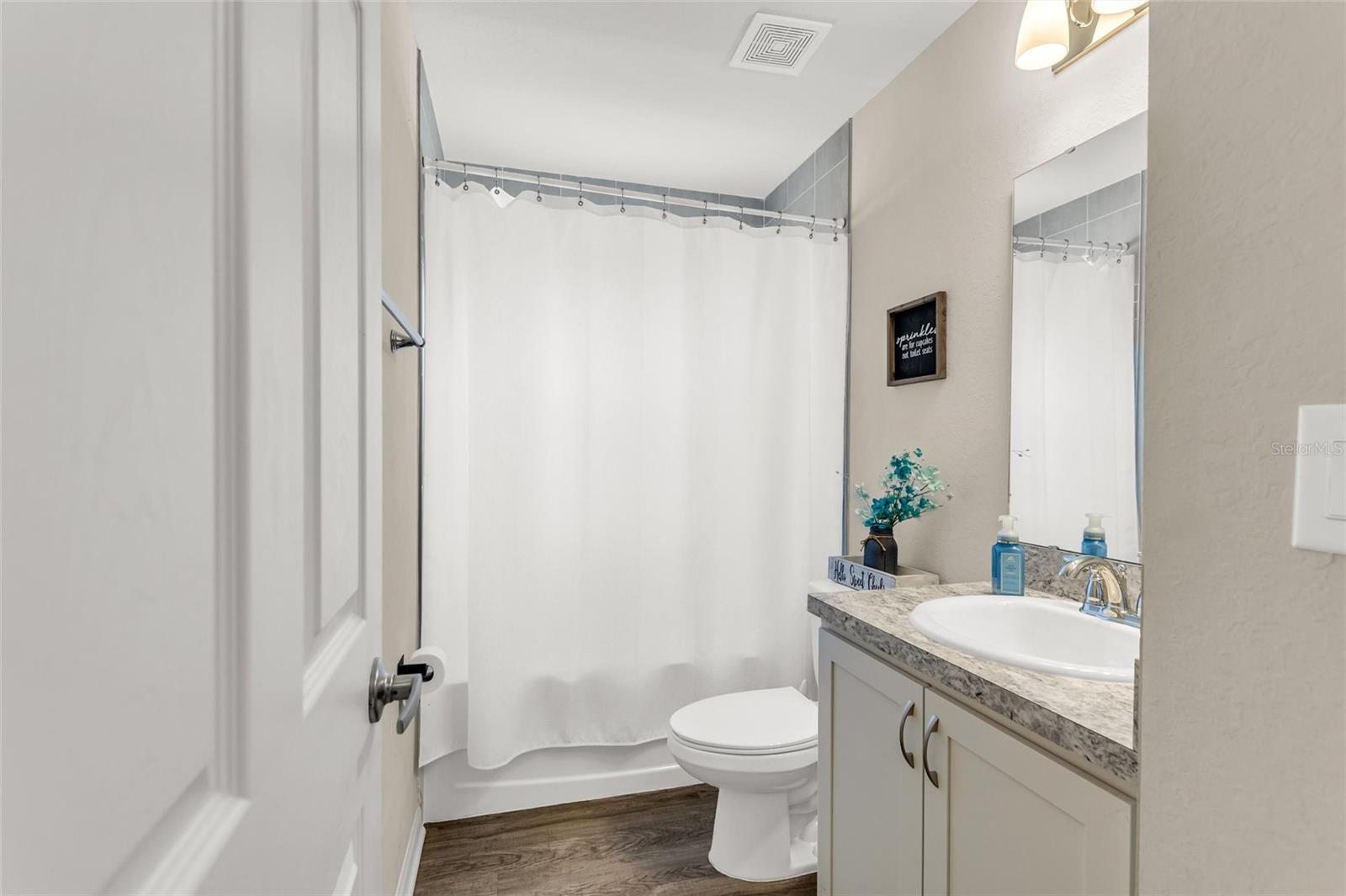 Image 15 of 47 For 909 Inverness Way