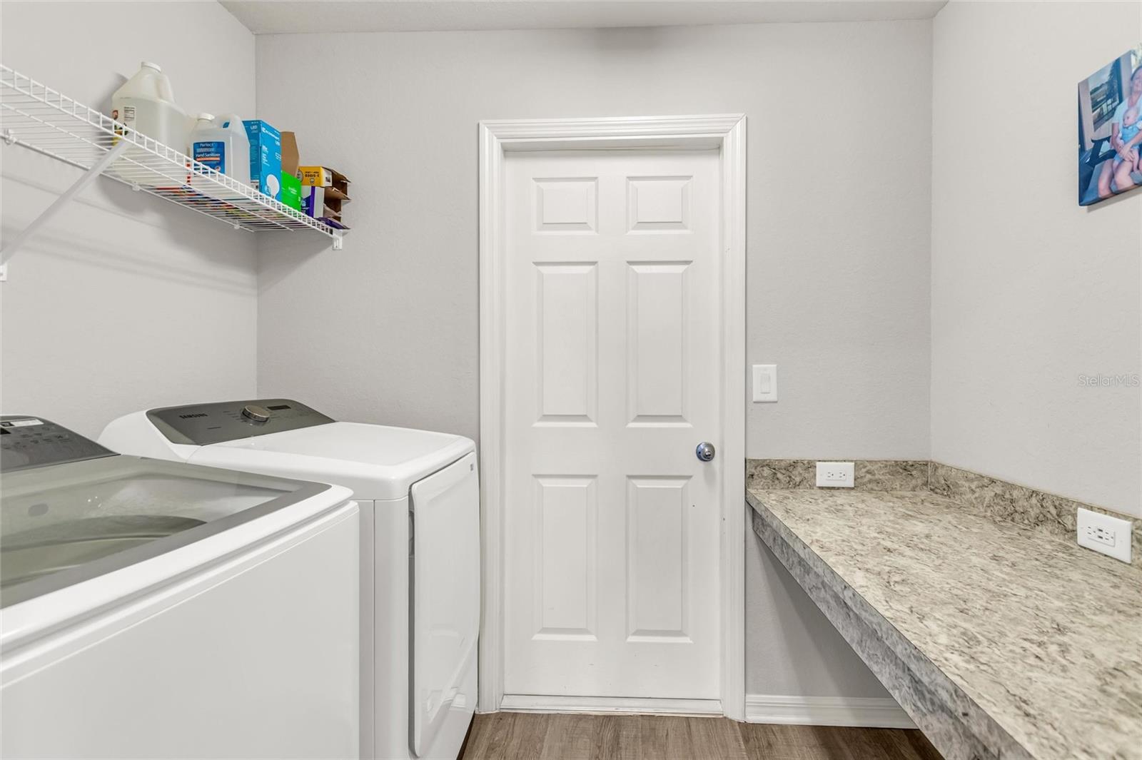 Image 18 of 47 For 909 Inverness Way