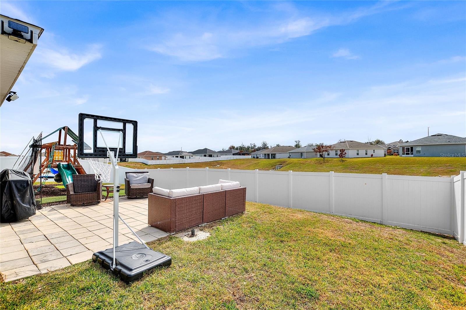 Image 30 of 47 For 909 Inverness Way