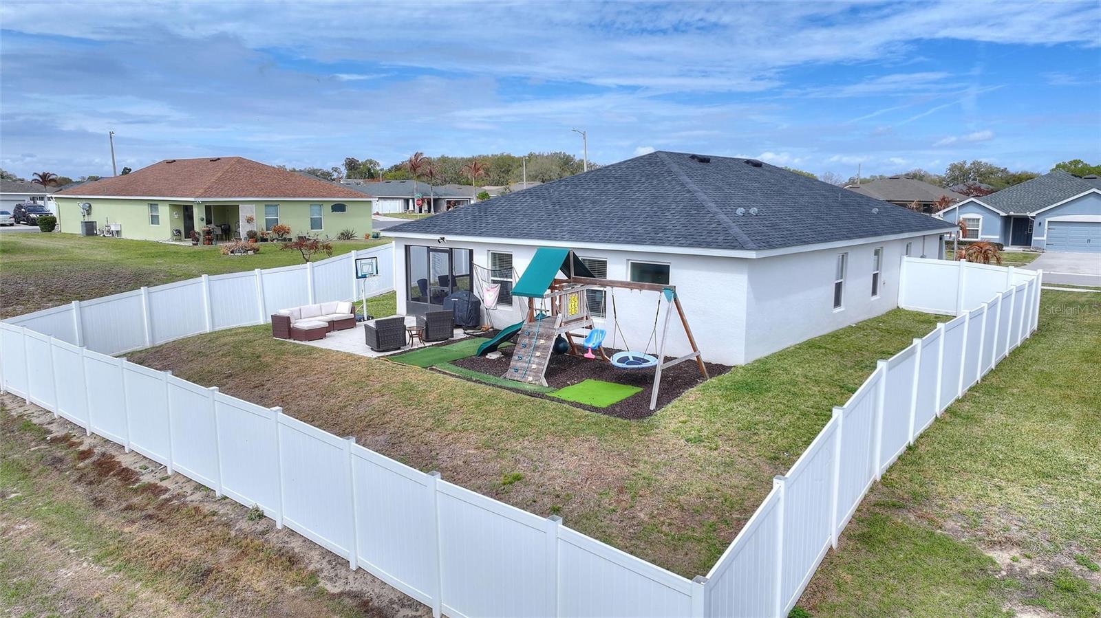 Image 33 of 47 For 909 Inverness Way