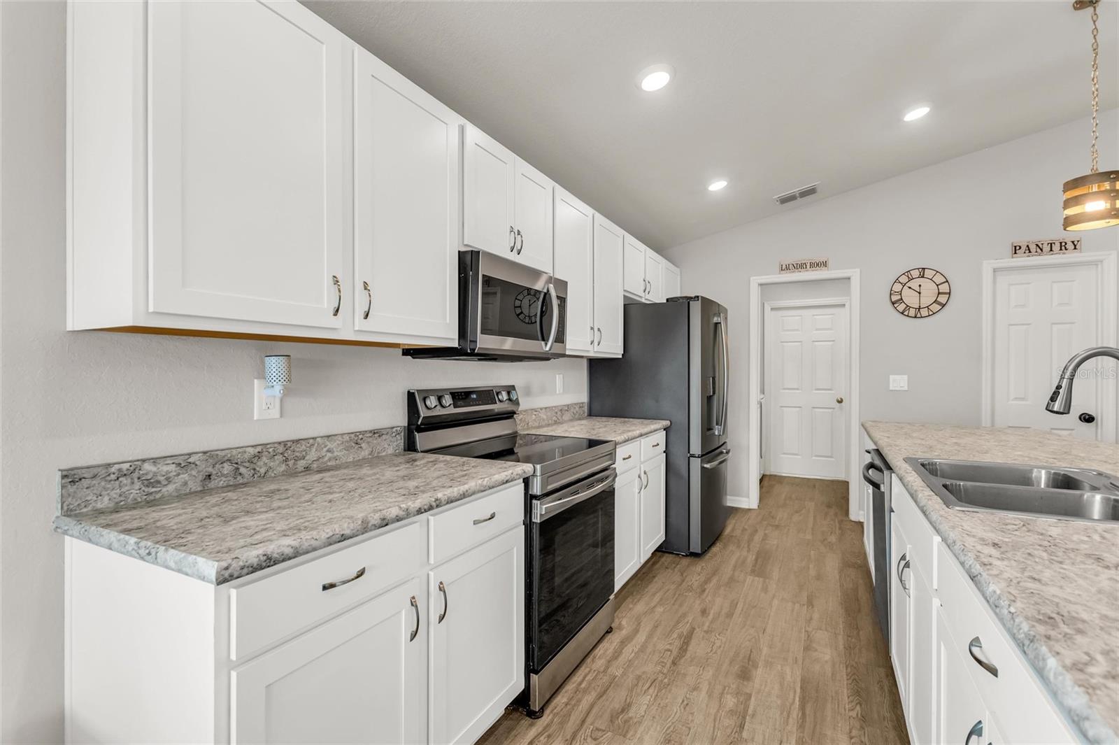 Image 8 of 47 For 909 Inverness Way