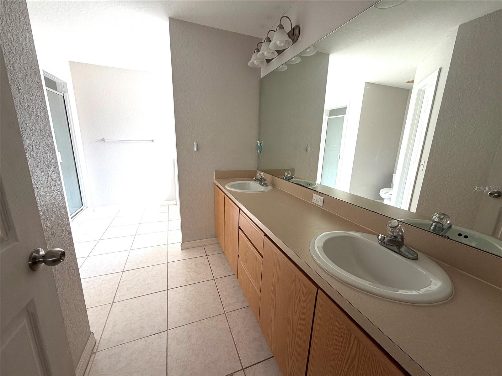 Image 10 of 14 For 106 Eagle Point Boulevard