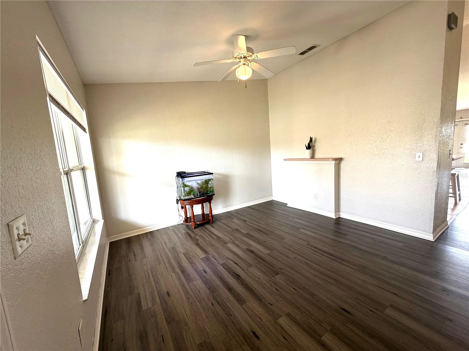 Image 3 of 14 For 106 Eagle Point Boulevard