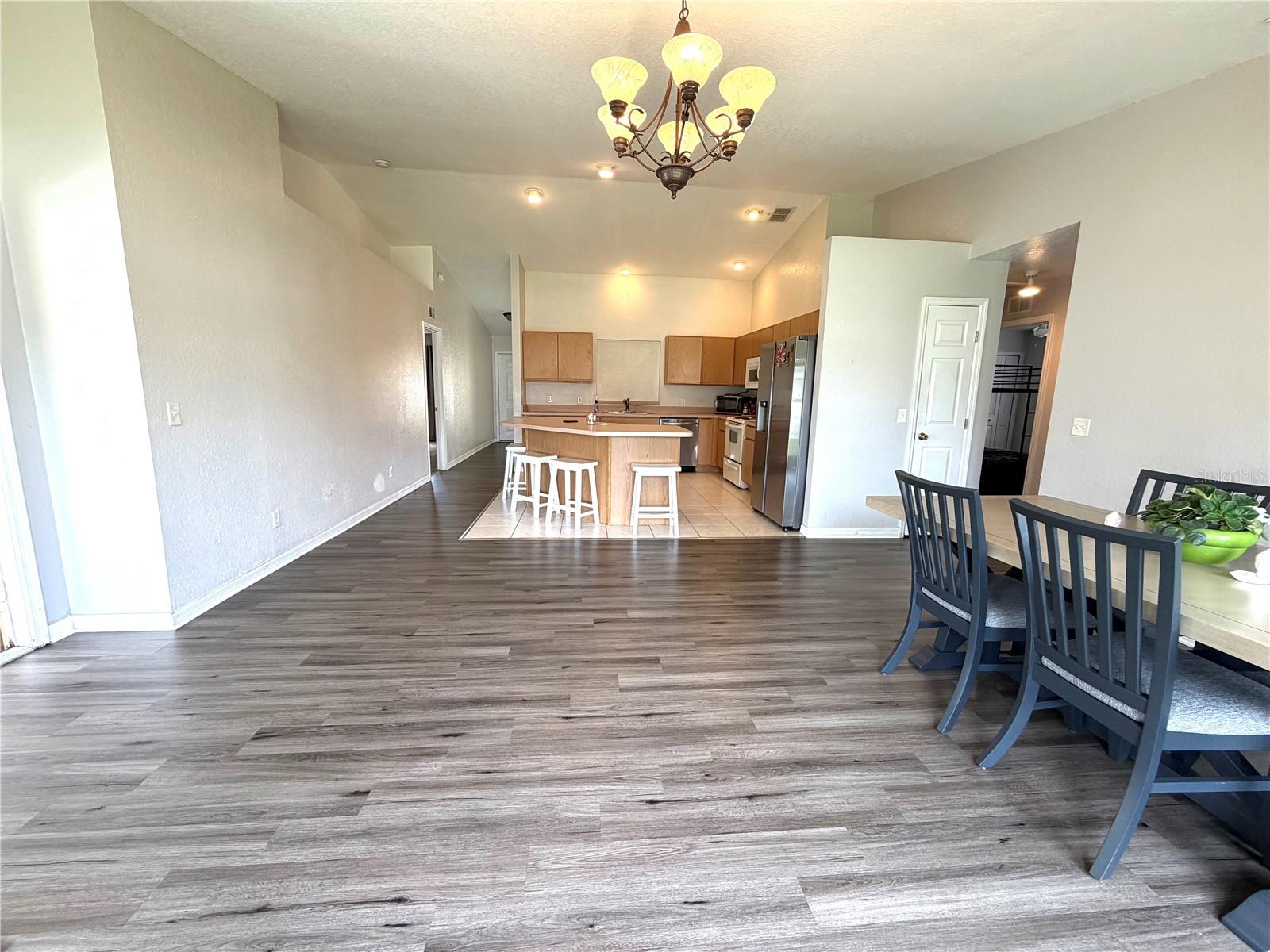 Image 5 of 14 For 106 Eagle Point Boulevard