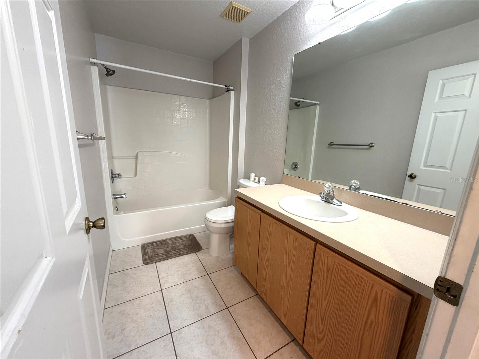 Image 6 of 14 For 106 Eagle Point Boulevard