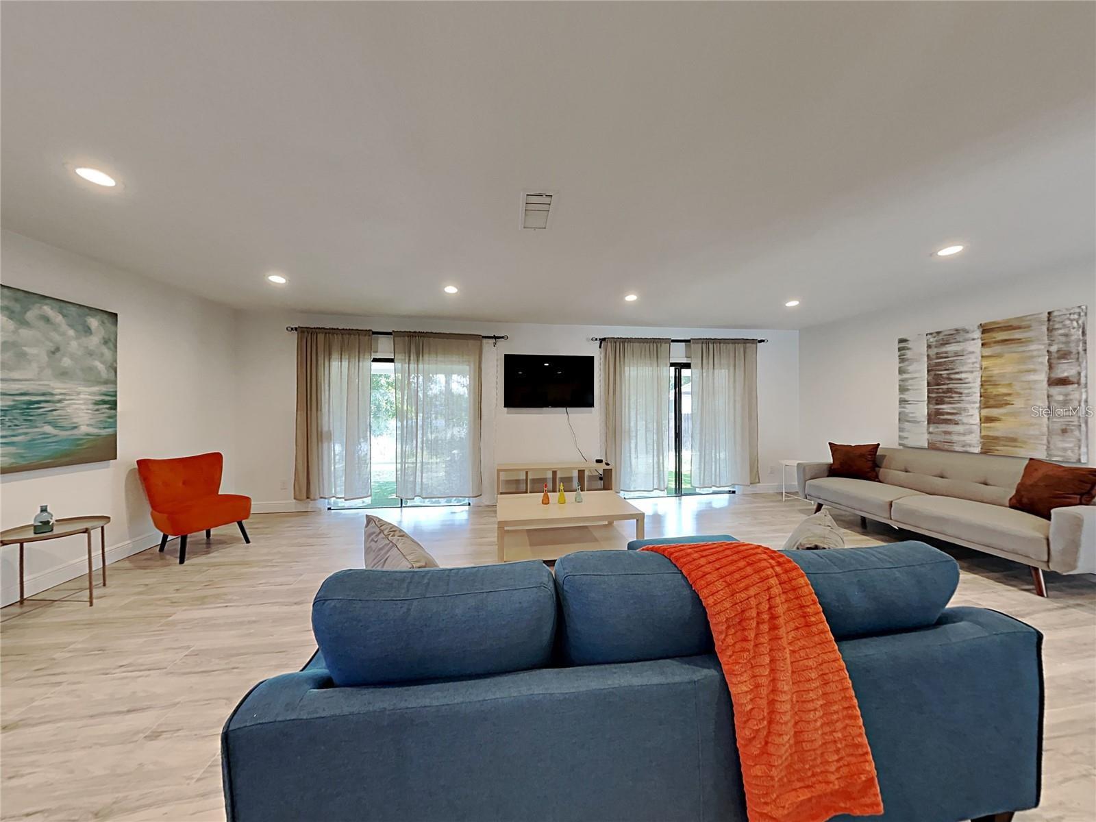 Image 5 of 17 For 7326 Lake Floy Circle