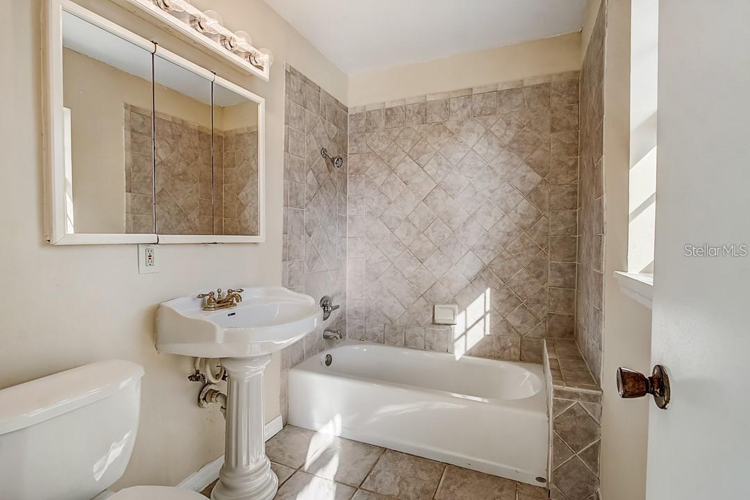 Image 7 of 17 For 7326 Lake Floy Circle