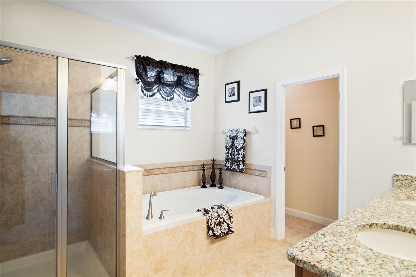 Image 14 of 41 For 3378 Cortland Drive