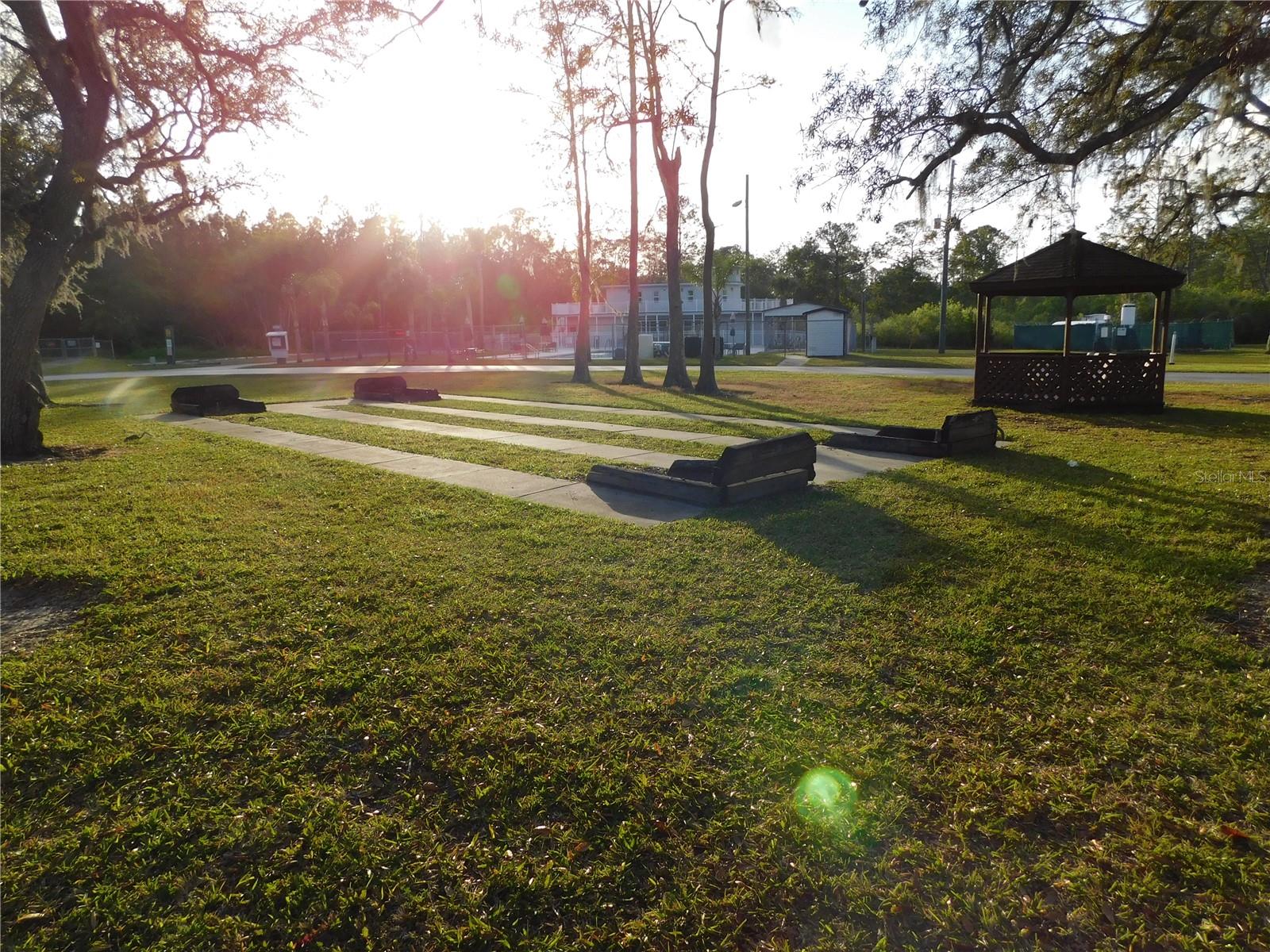 Image 26 of 33 For 6194 Parkway E