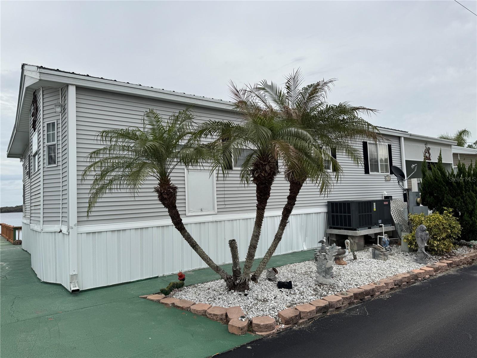 Image 3 of 33 For 6194 Parkway E