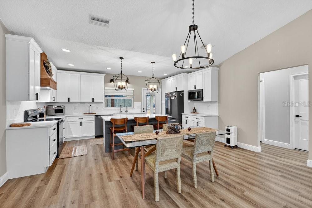 Image 7 of 38 For 9054 Lincoln Road