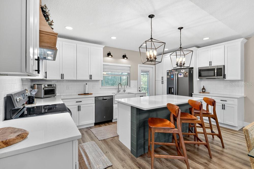 Image 9 of 38 For 9054 Lincoln Road