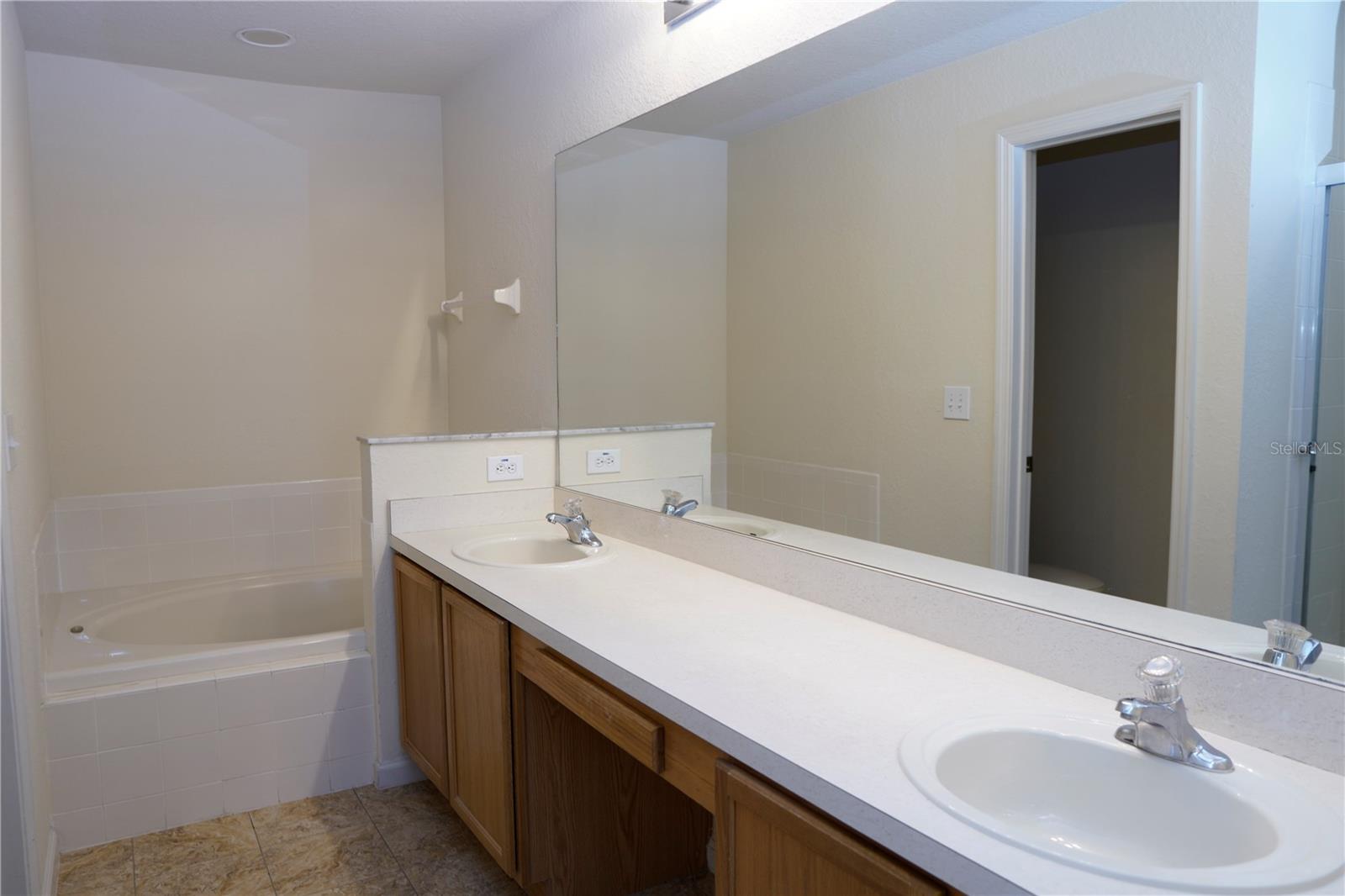 Image 15 of 25 For 3007 Langdon Lane N