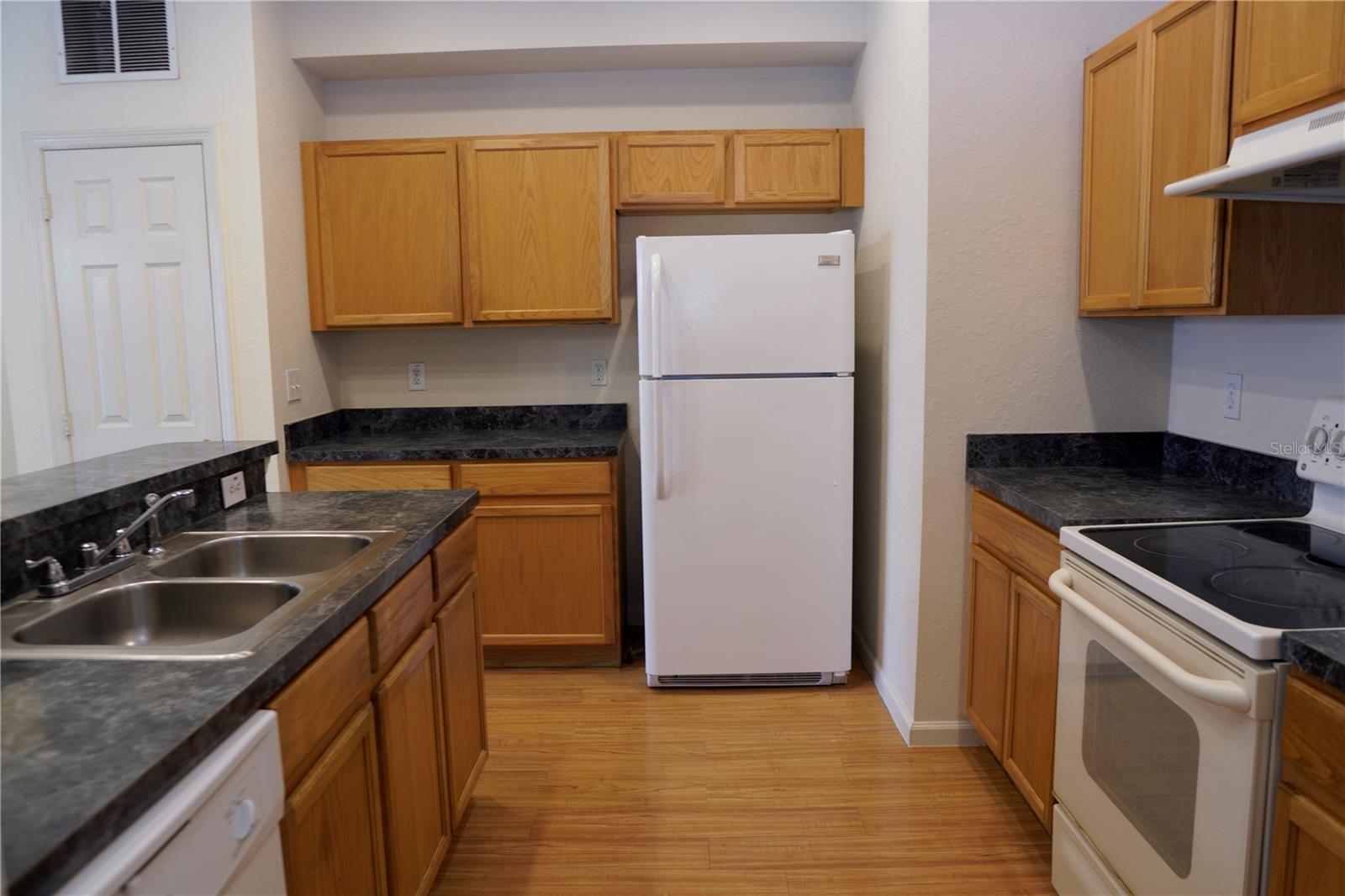 Image 5 of 25 For 3007 Langdon Lane N