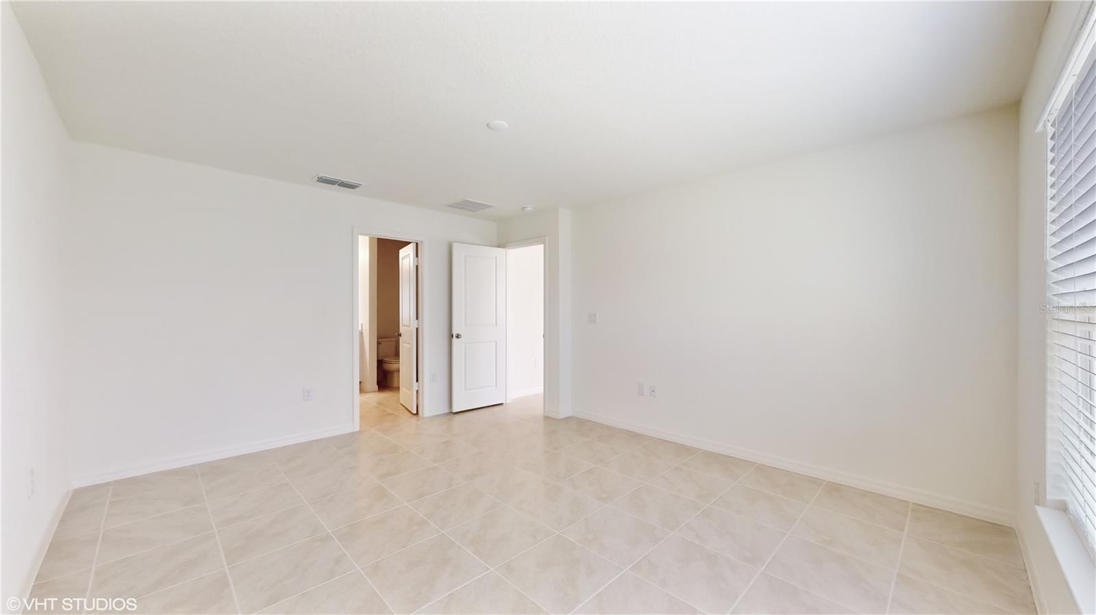 Image 11 of 27 For 1019 Gotthard Pass Dr