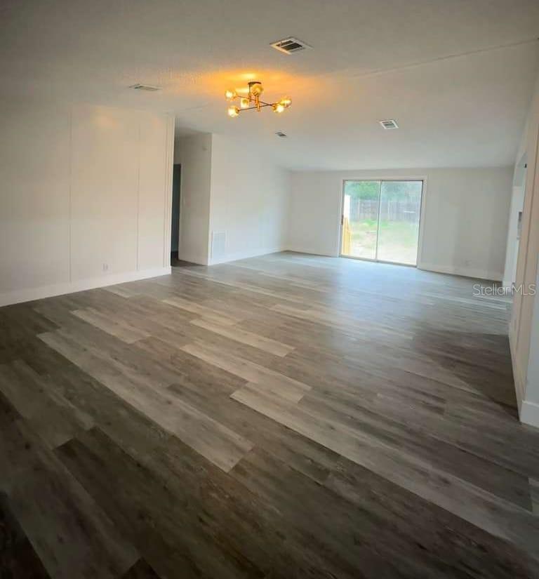 Image 4 of 20 For 154 Vanguard Circle