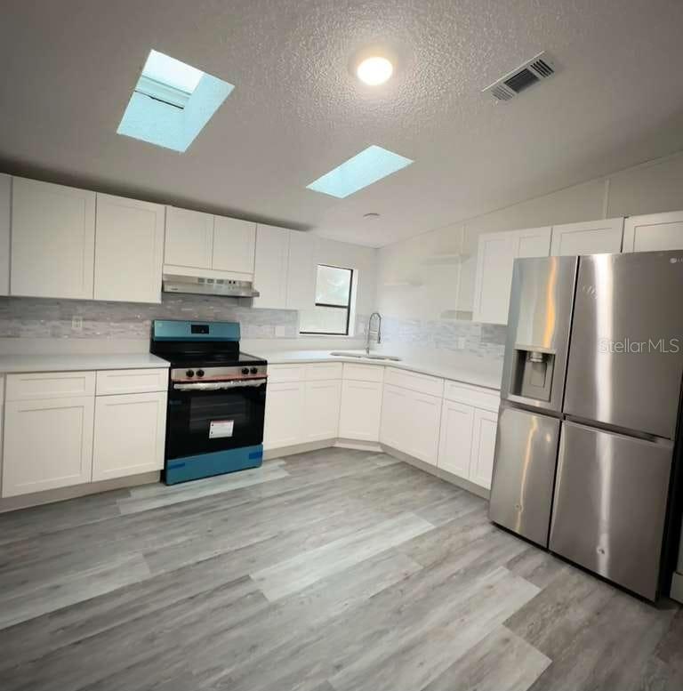 Image 6 of 20 For 154 Vanguard Circle