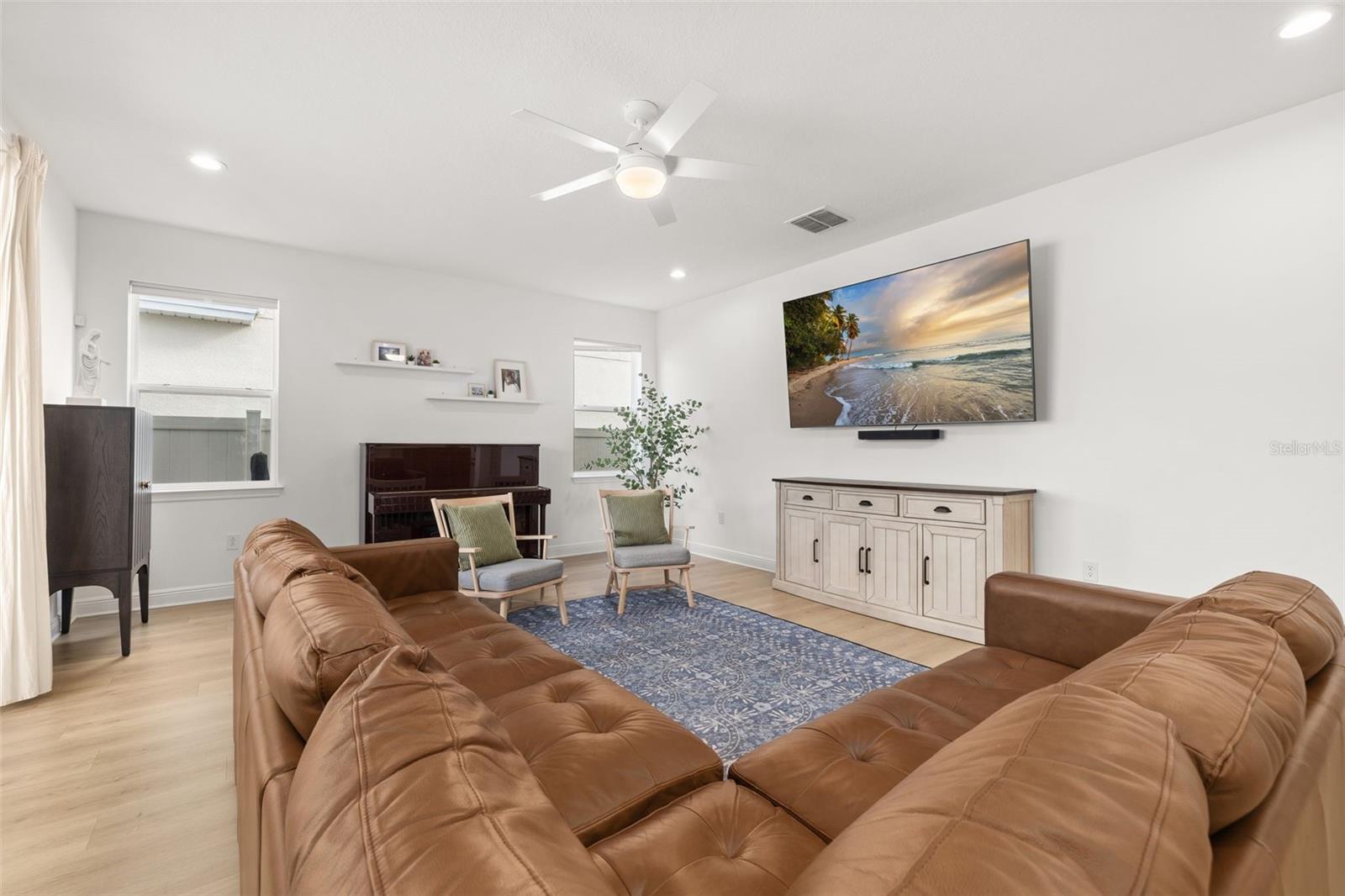 Image 24 of 78 For 4445 Lions Gate Avenue