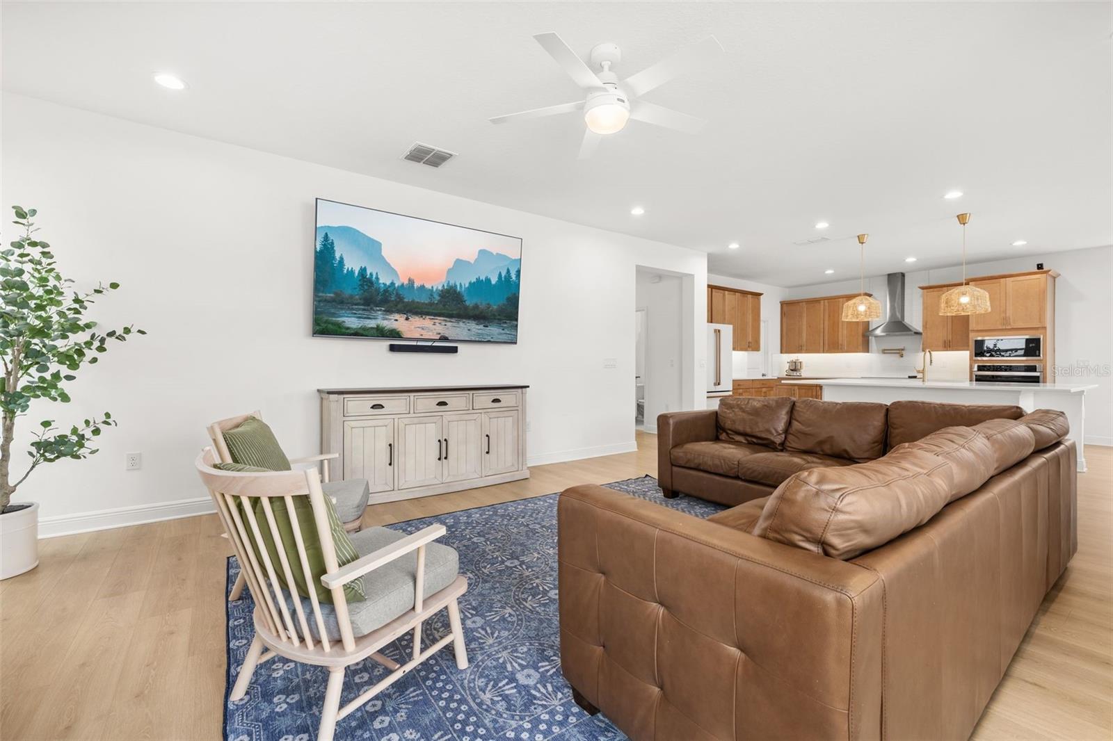 Image 25 of 78 For 4445 Lions Gate Avenue