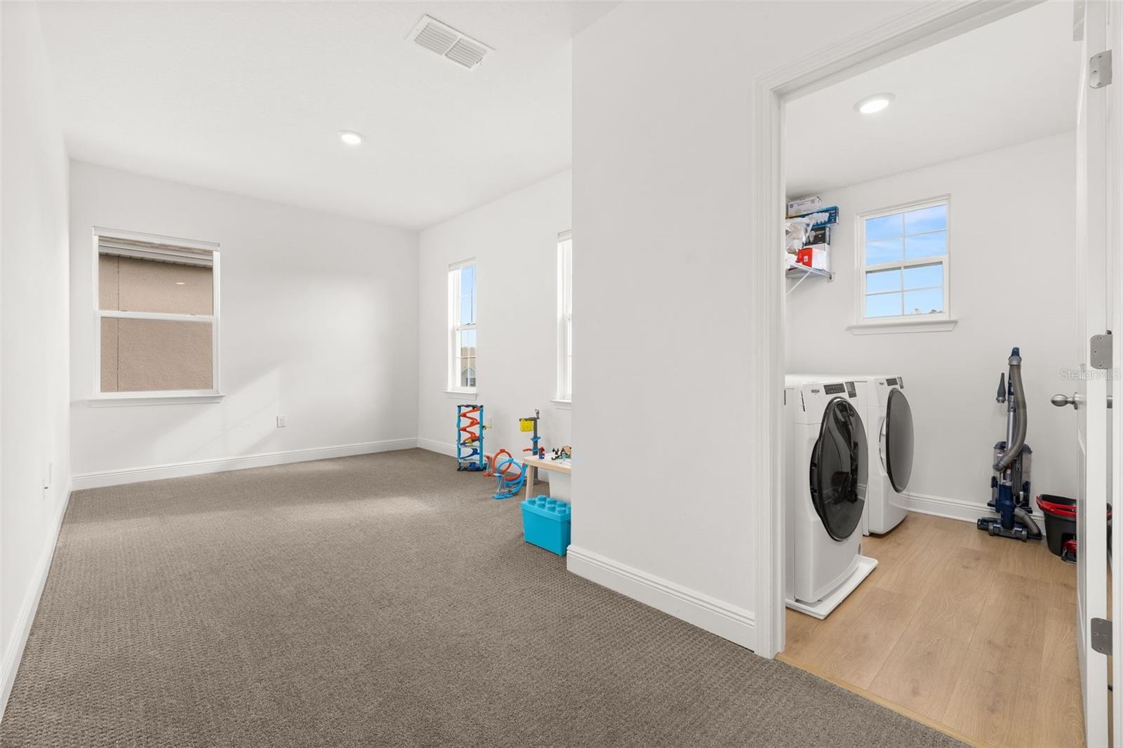 Image 32 of 78 For 4445 Lions Gate Avenue