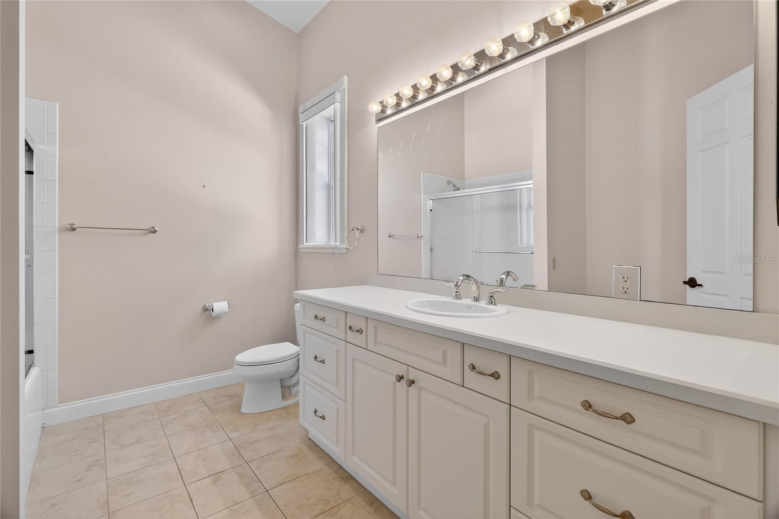 Image 17 of 80 For 2128 Lake Ariana Boulevard