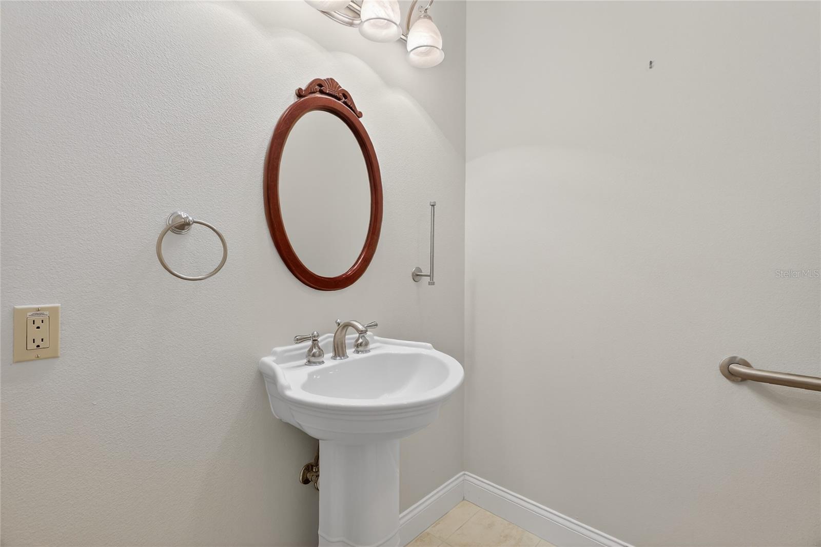 Image 26 of 80 For 2128 Lake Ariana Boulevard