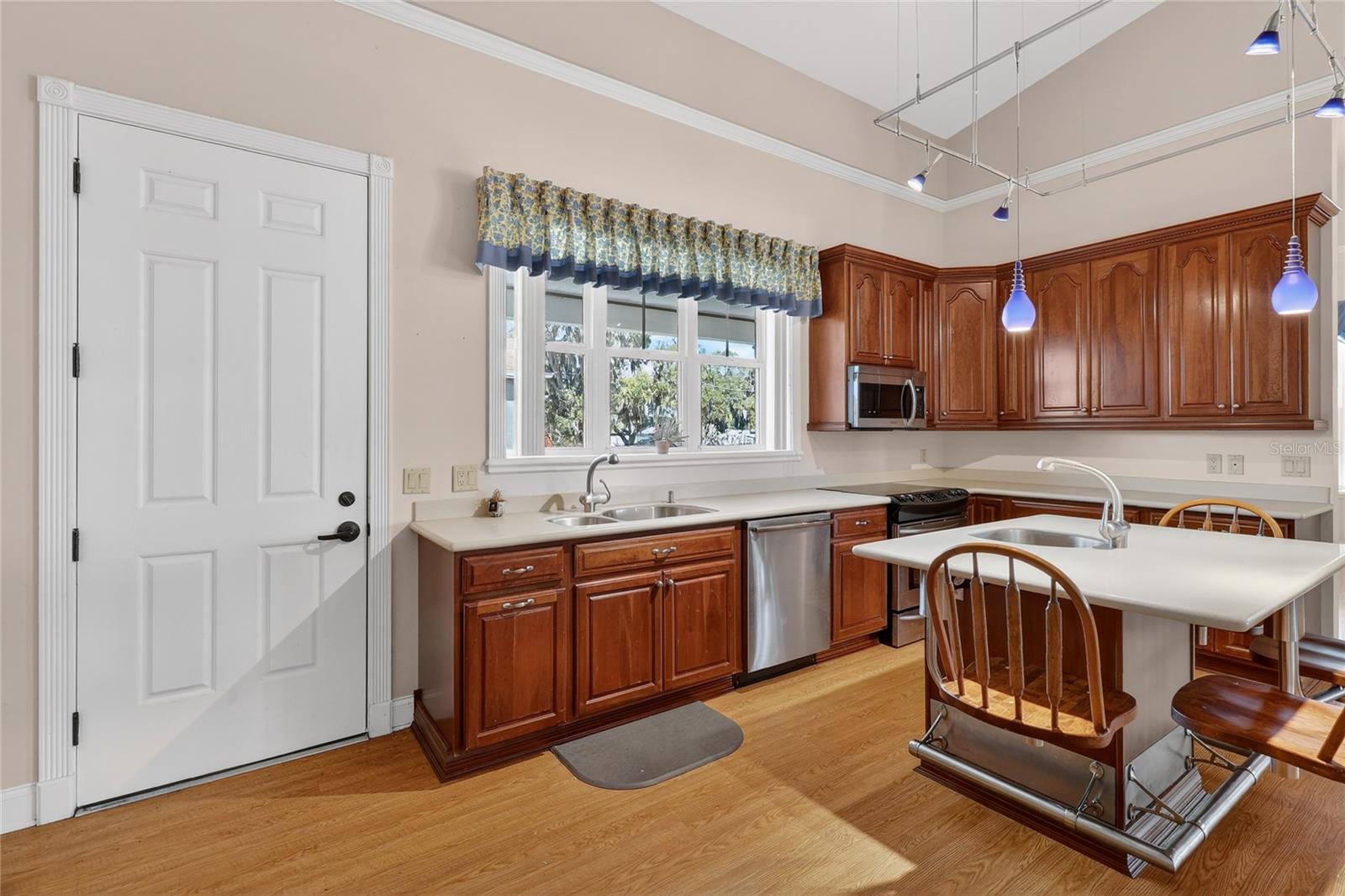 Image 42 of 80 For 2128 Lake Ariana Boulevard