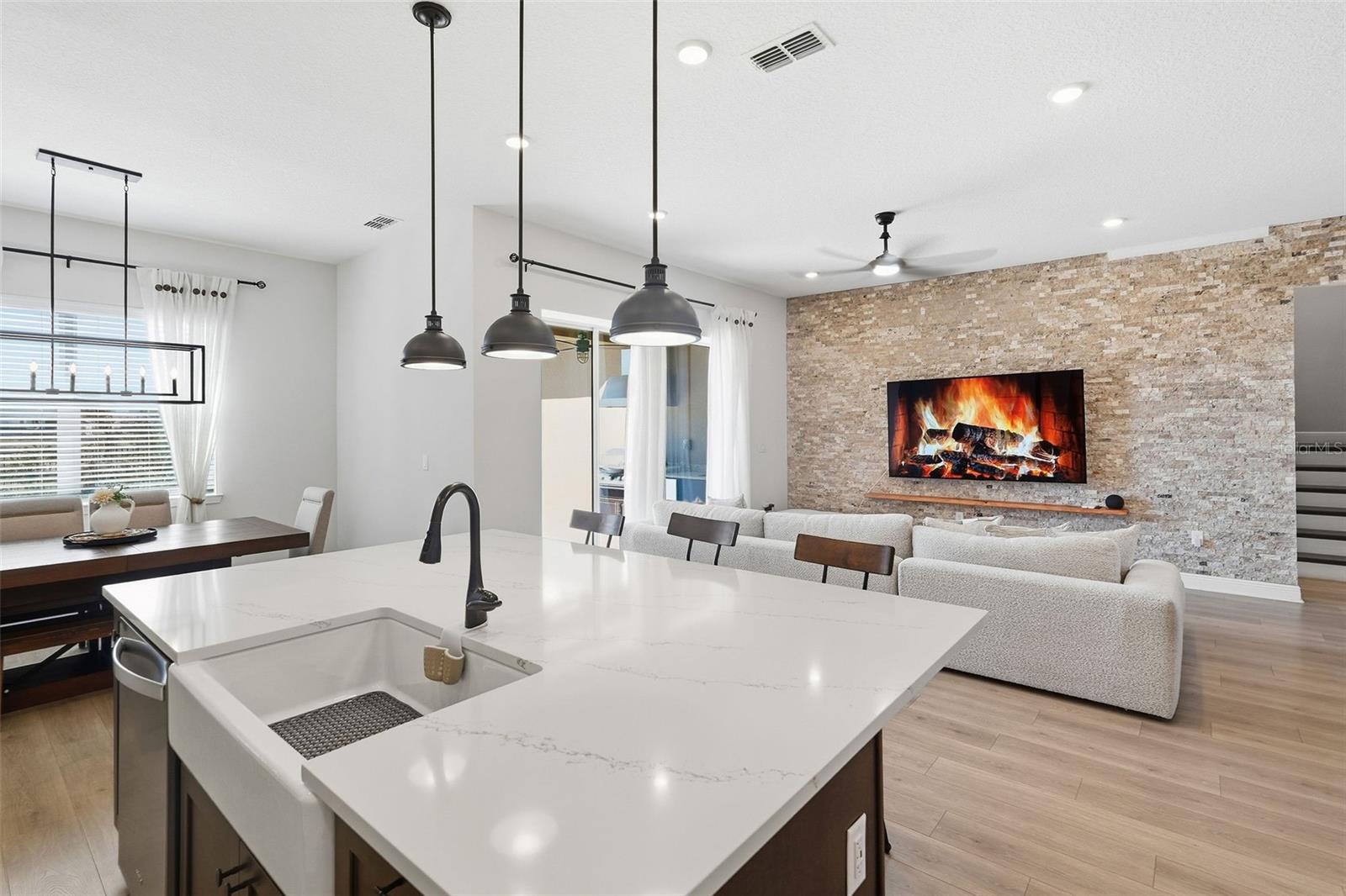 Image 11 of 52 For 16131 Volterra Point