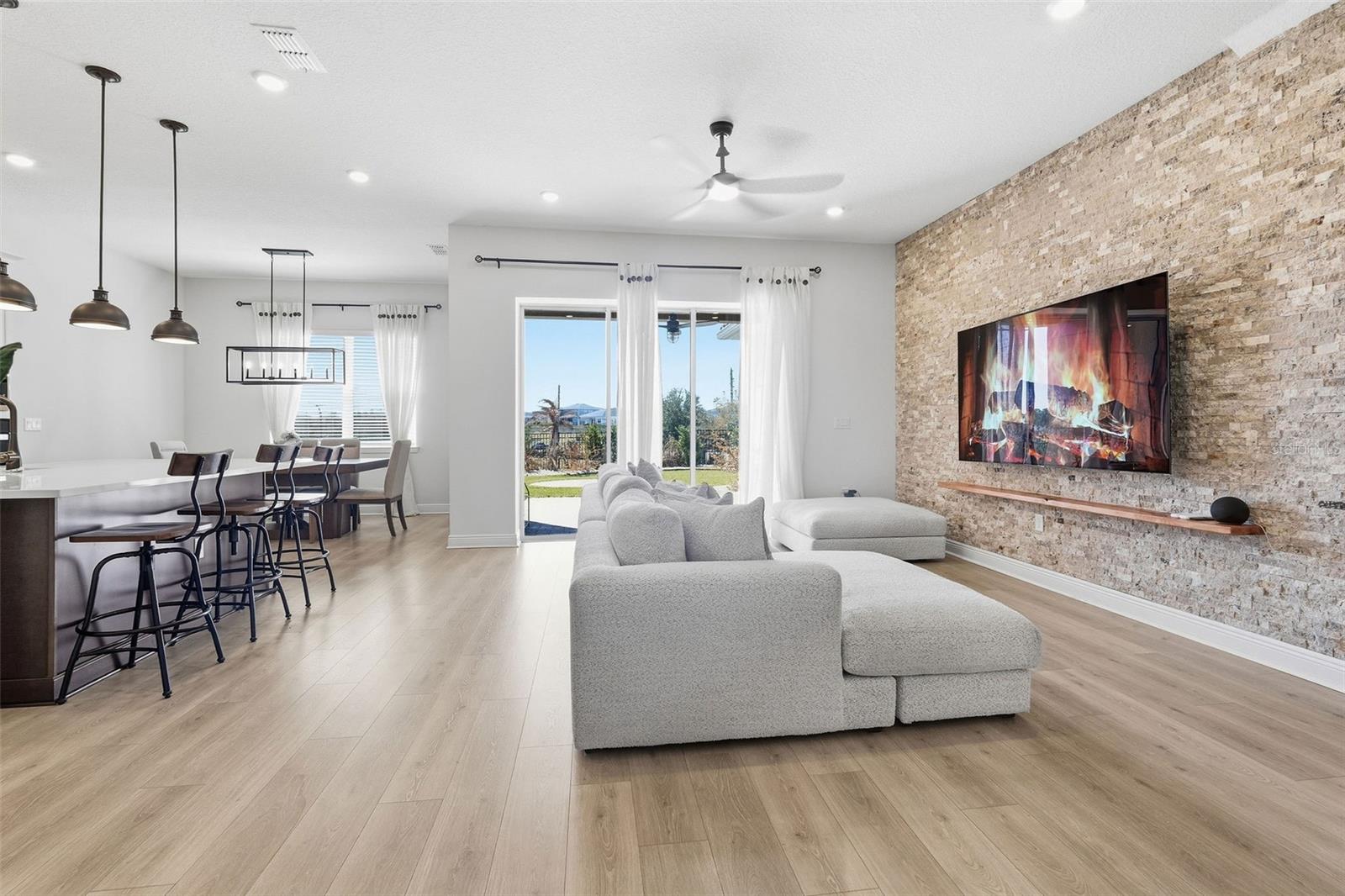 Image 13 of 52 For 16131 Volterra Point